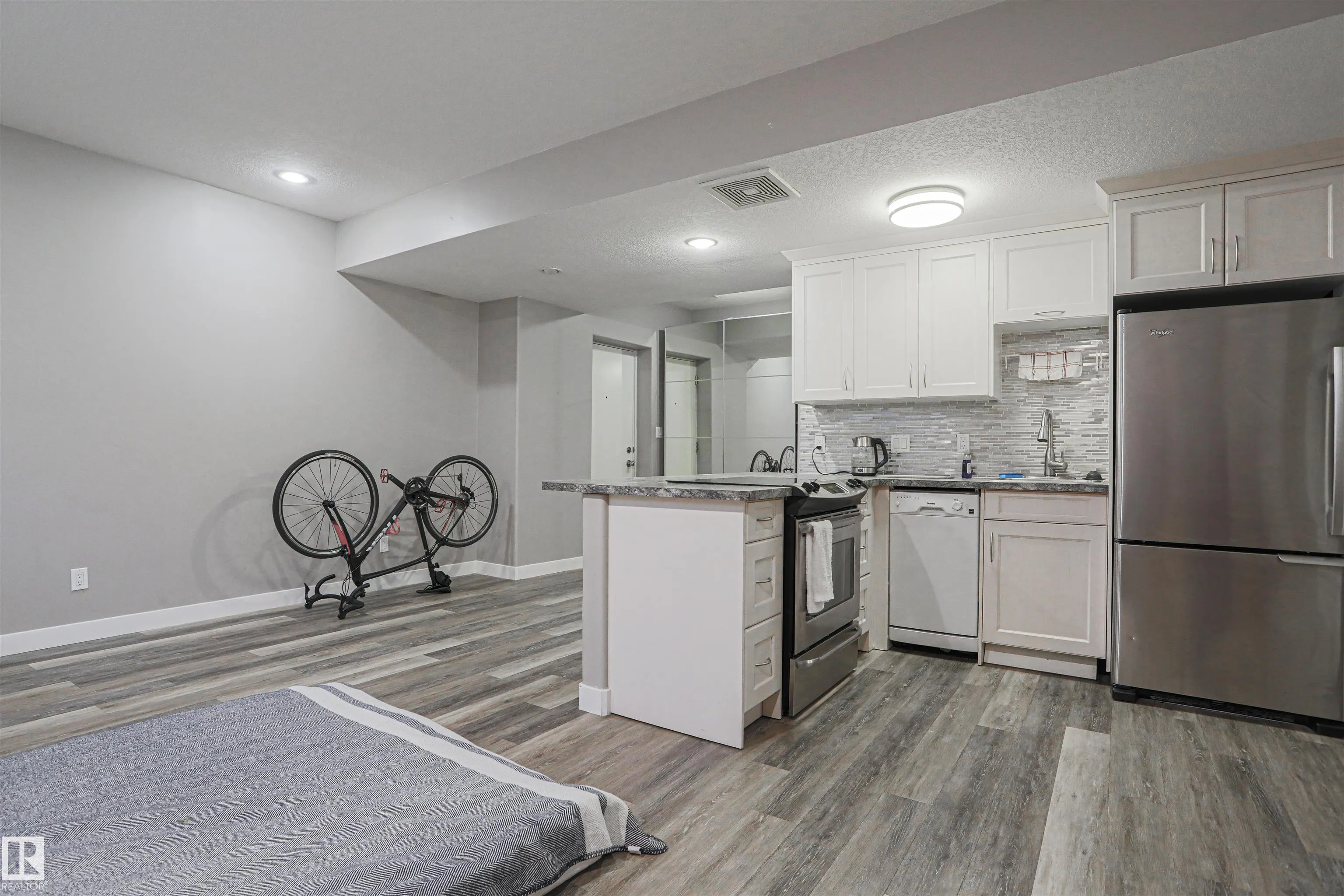8804 100 Street