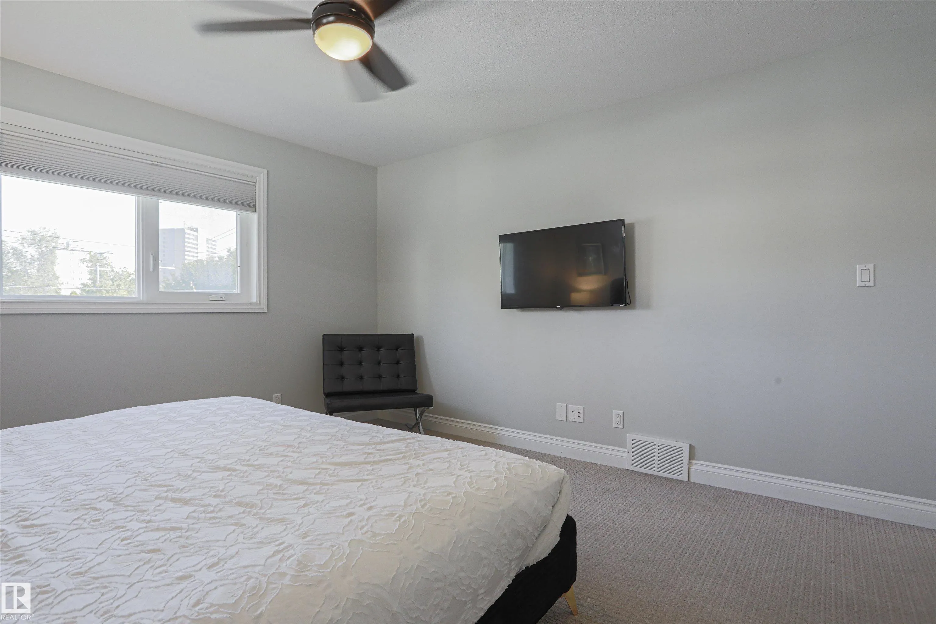 8804 100 Street