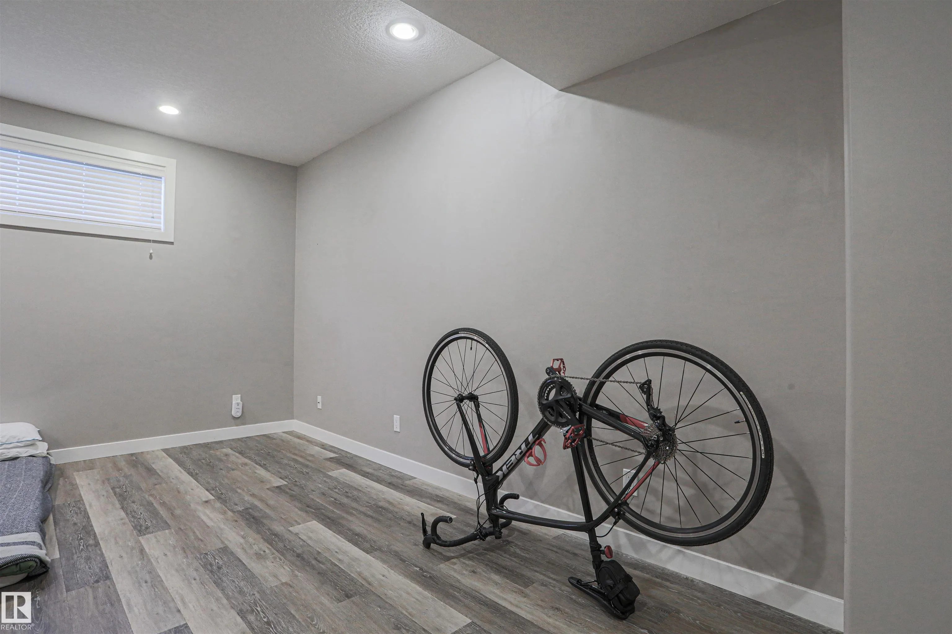 8804 100 Street