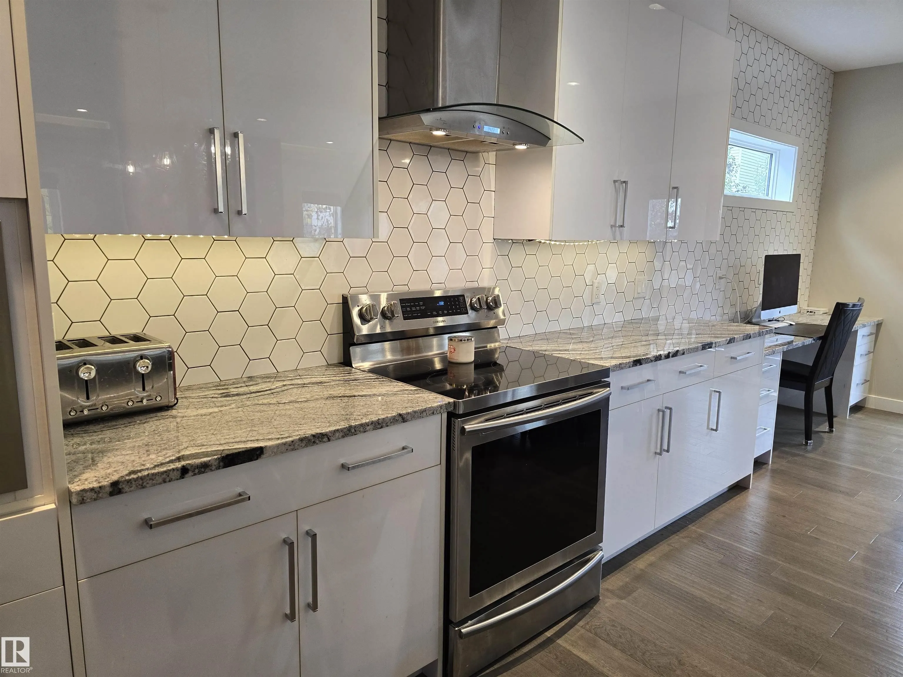 4116 SUMMERLAND Drive