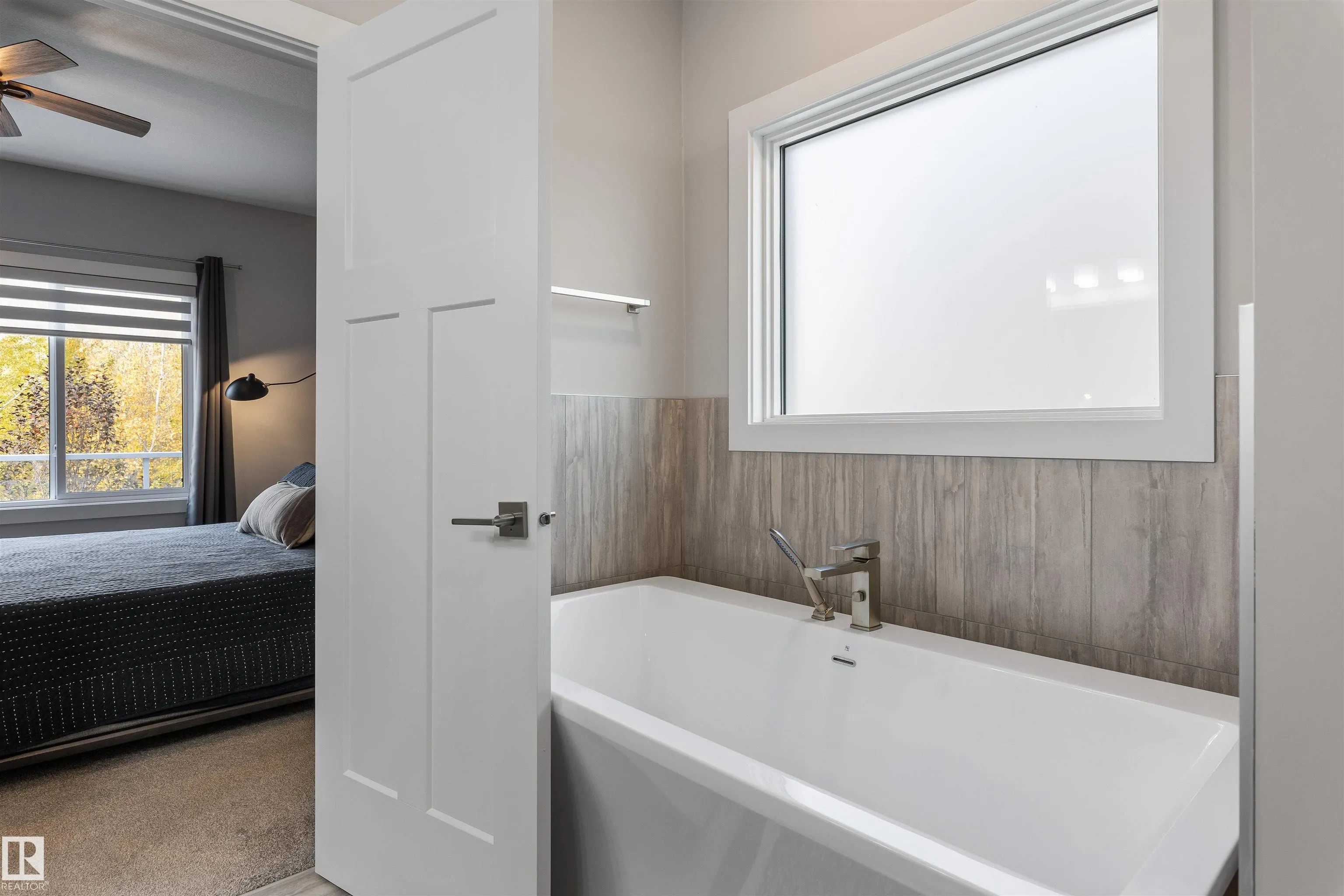 1748 TANAGER Close