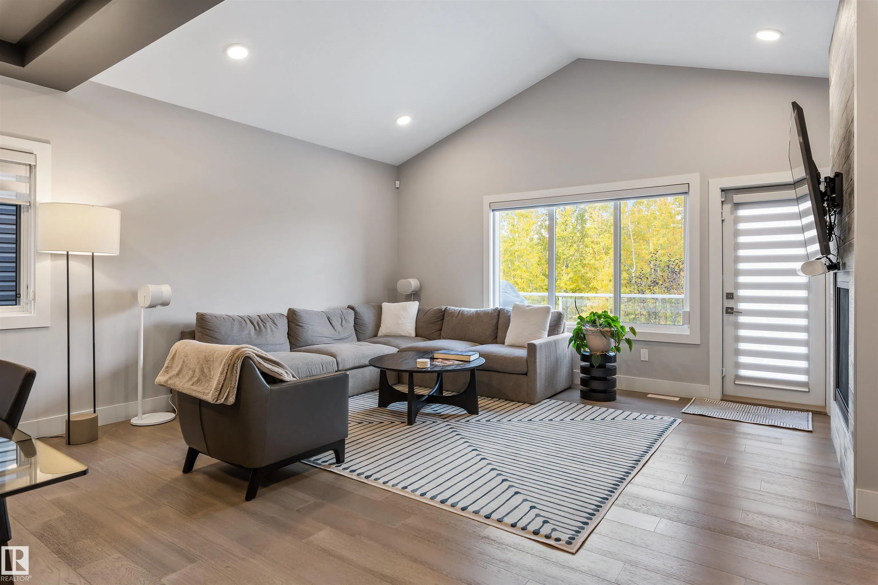 1748 TANAGER Close