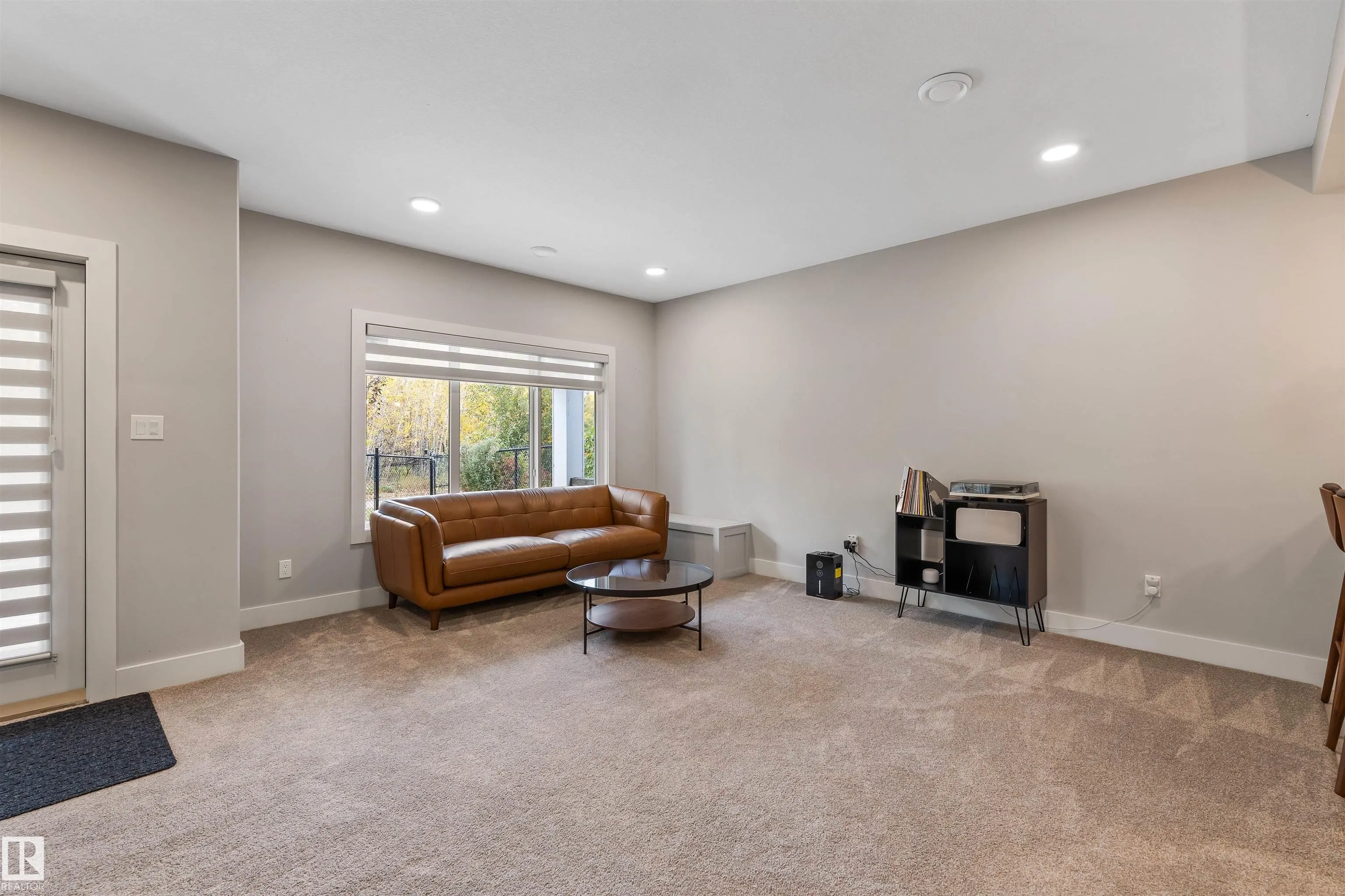 1748 TANAGER Close