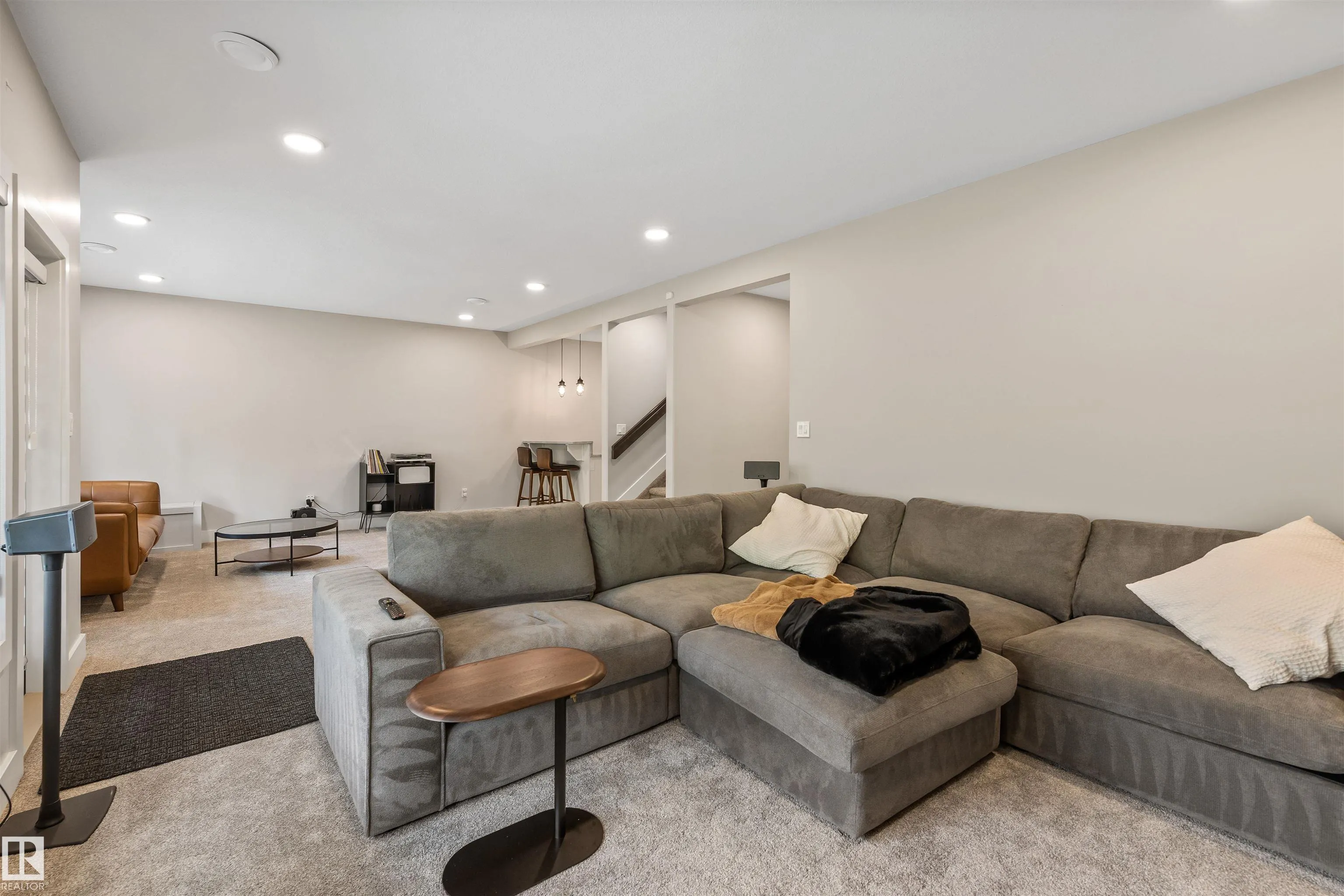 1748 TANAGER Close