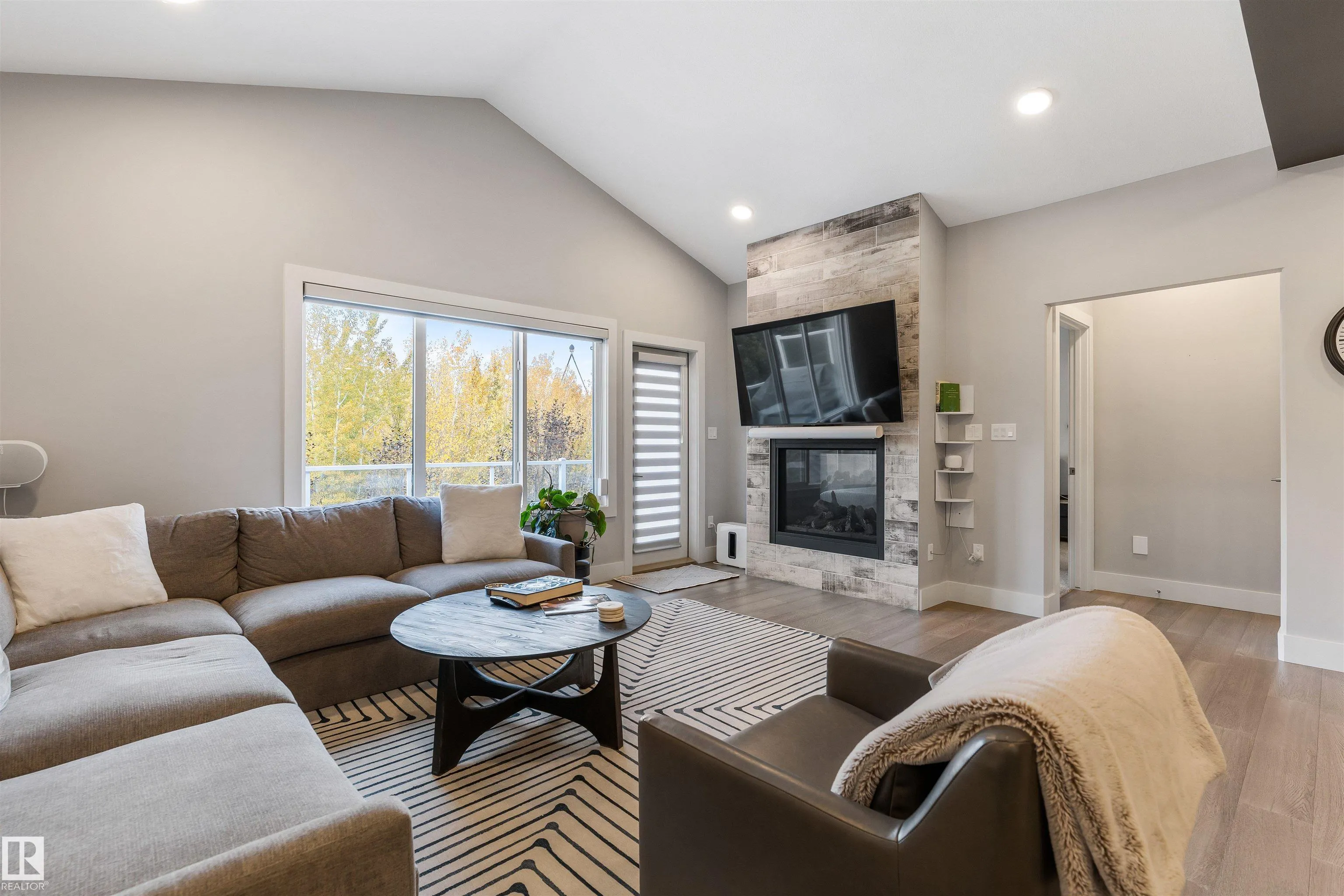 1748 TANAGER Close