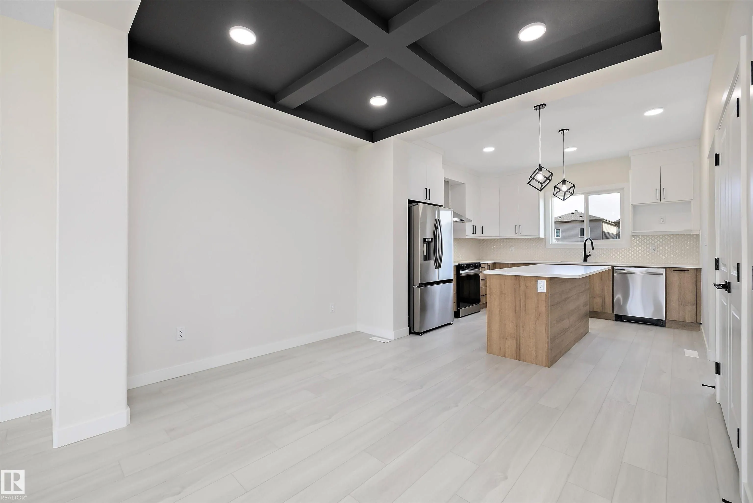 2113 CROSSBILL Lane