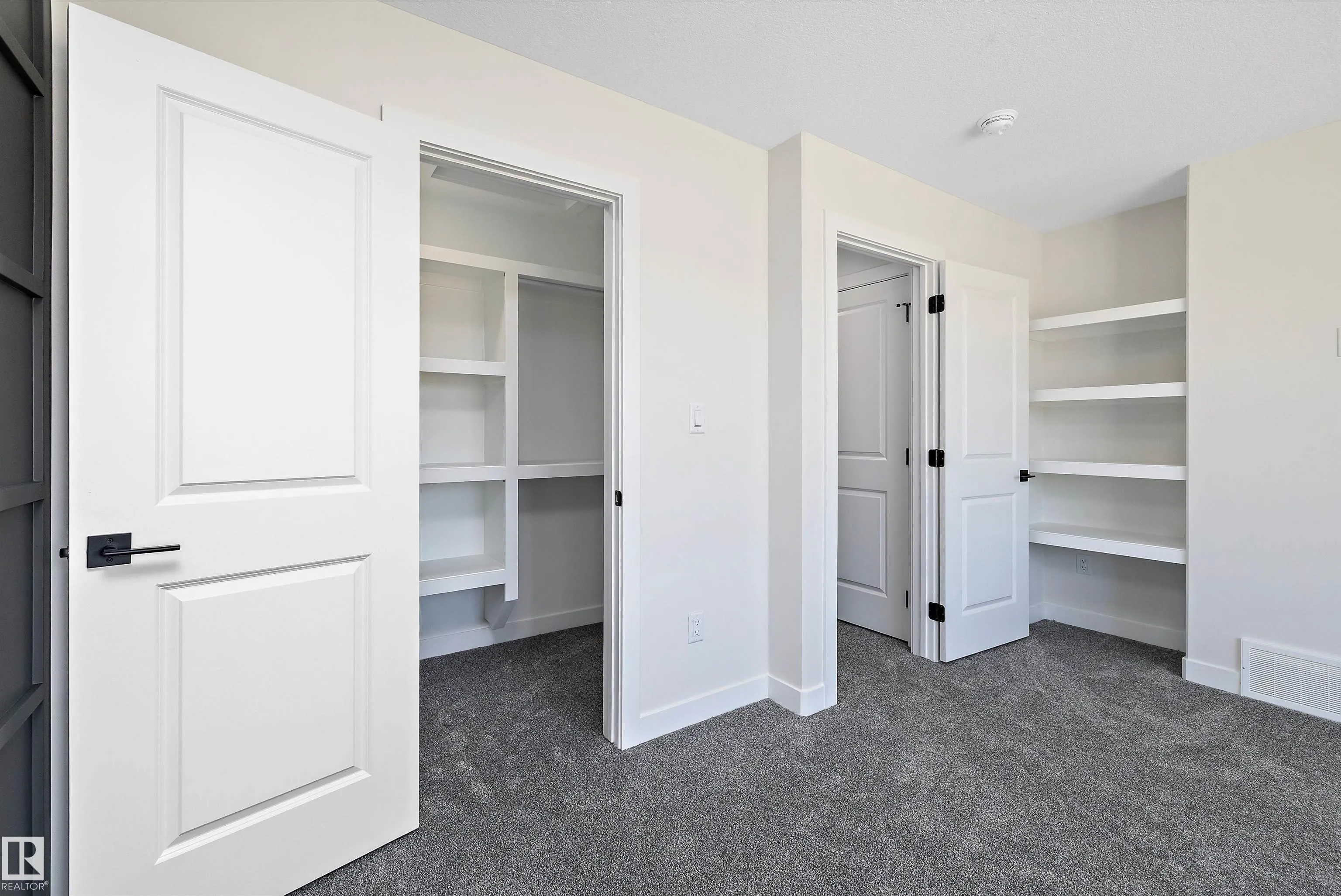 2113 CROSSBILL Lane
