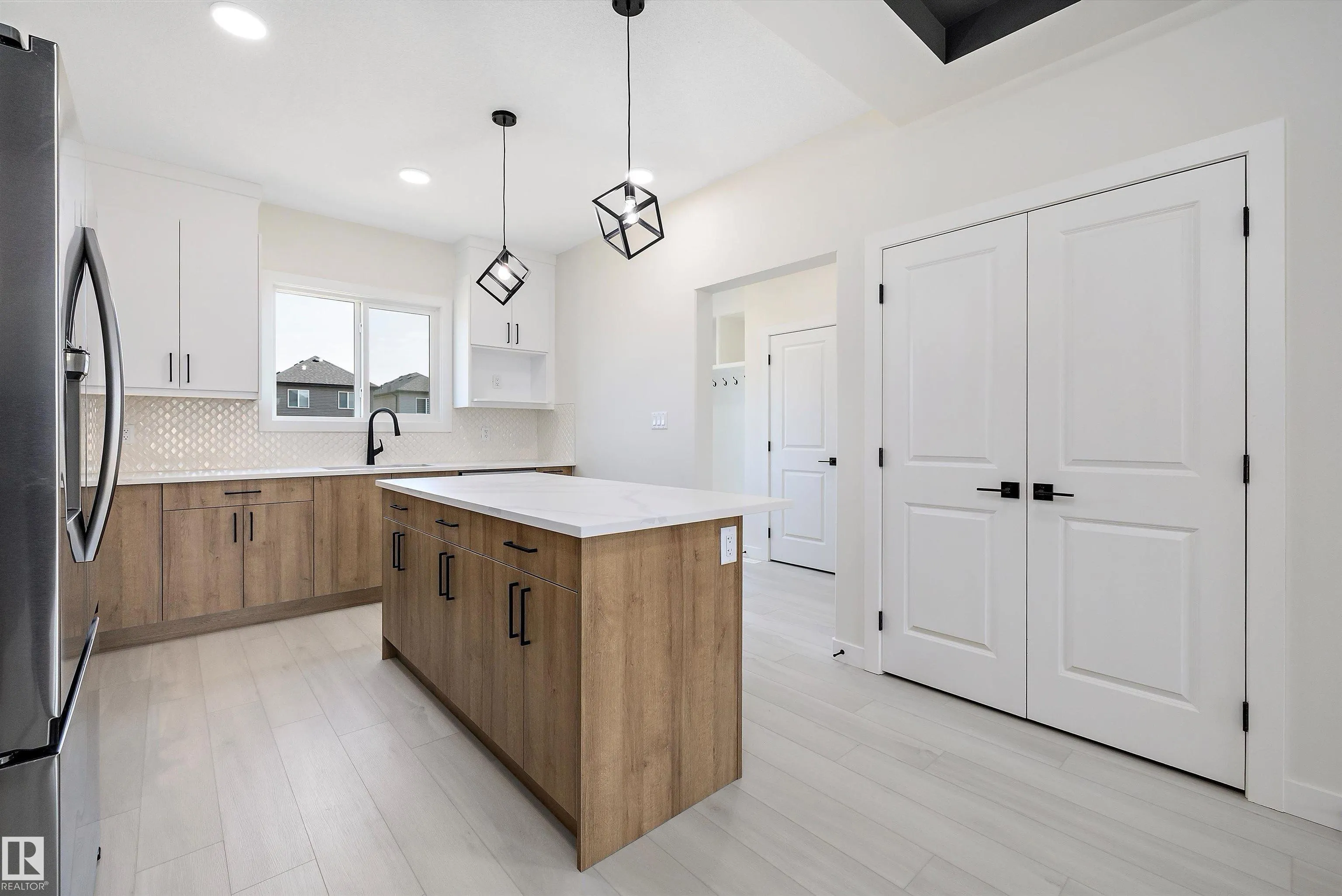 2113 CROSSBILL Lane