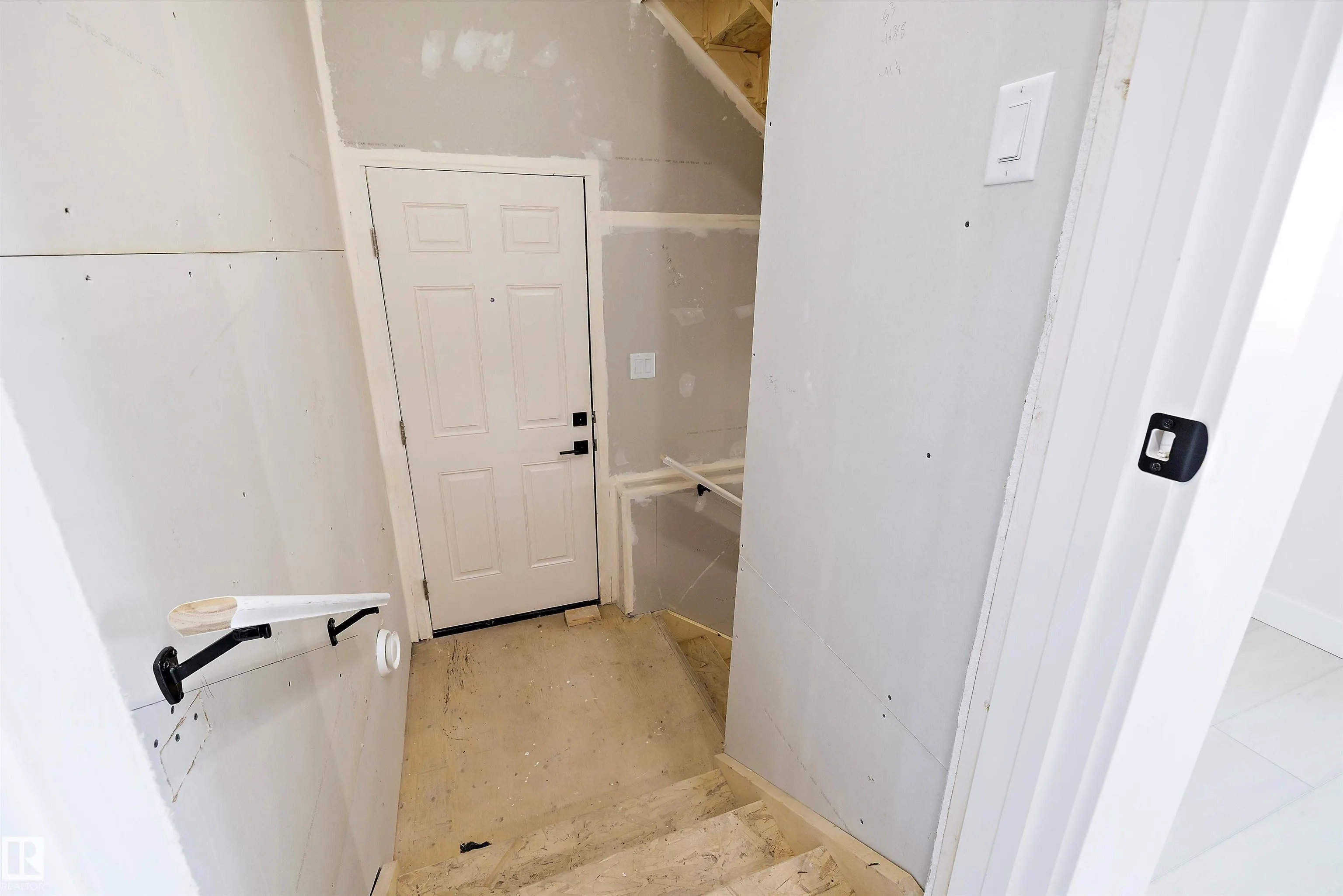 2113 CROSSBILL Lane