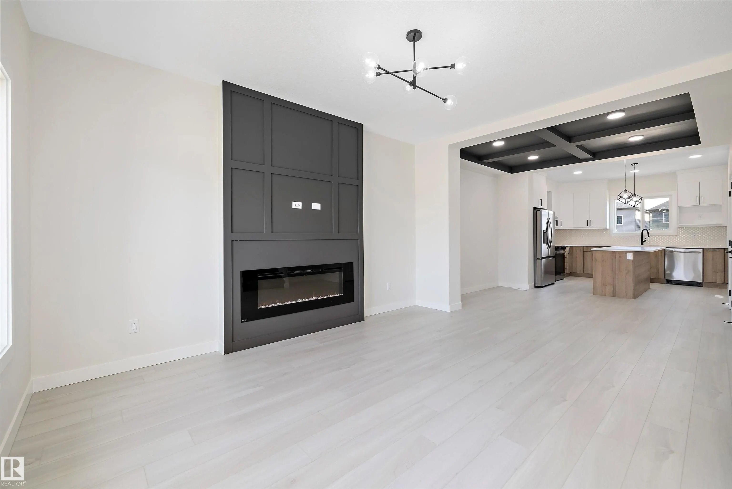 2113 CROSSBILL Lane