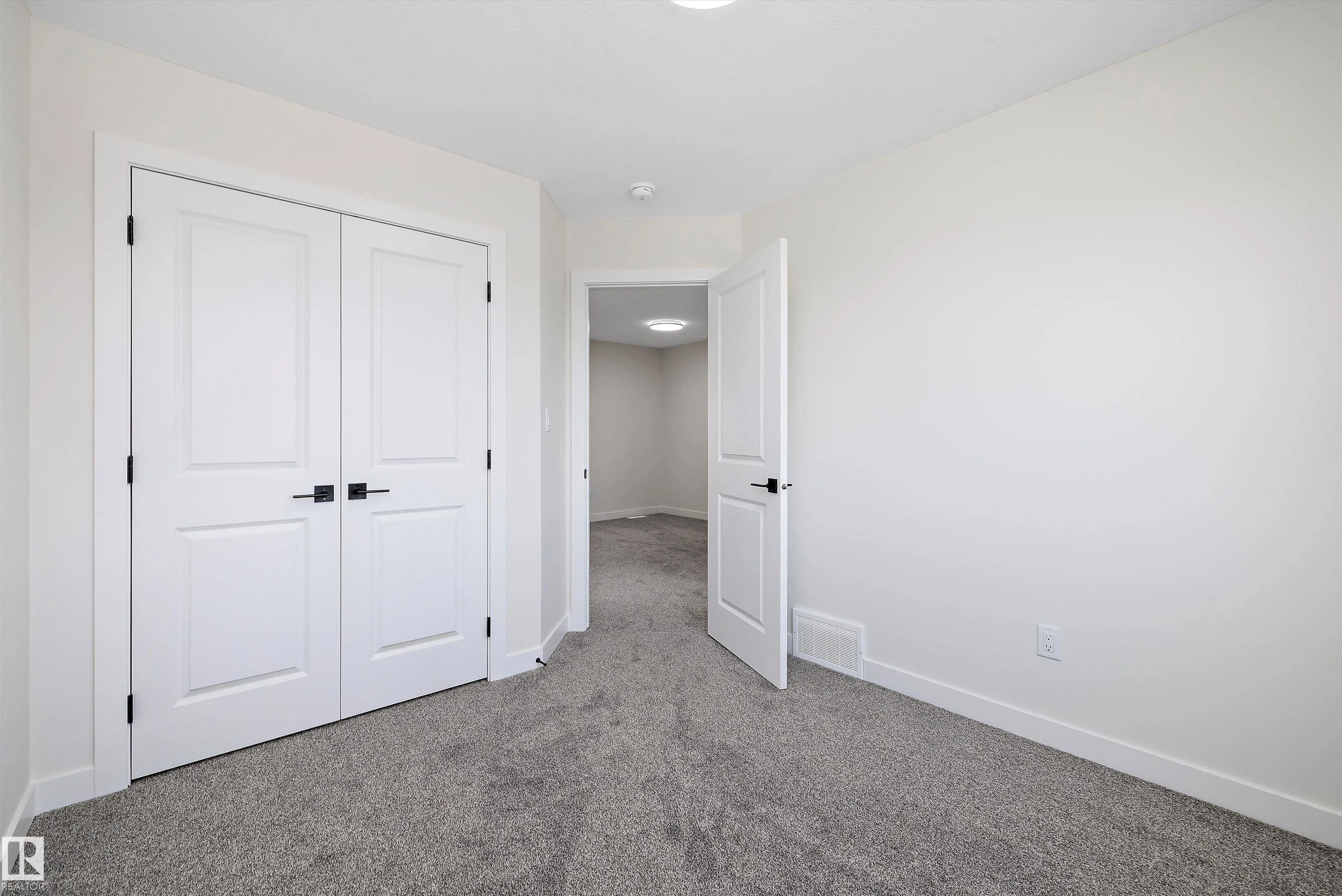 2113 CROSSBILL Lane