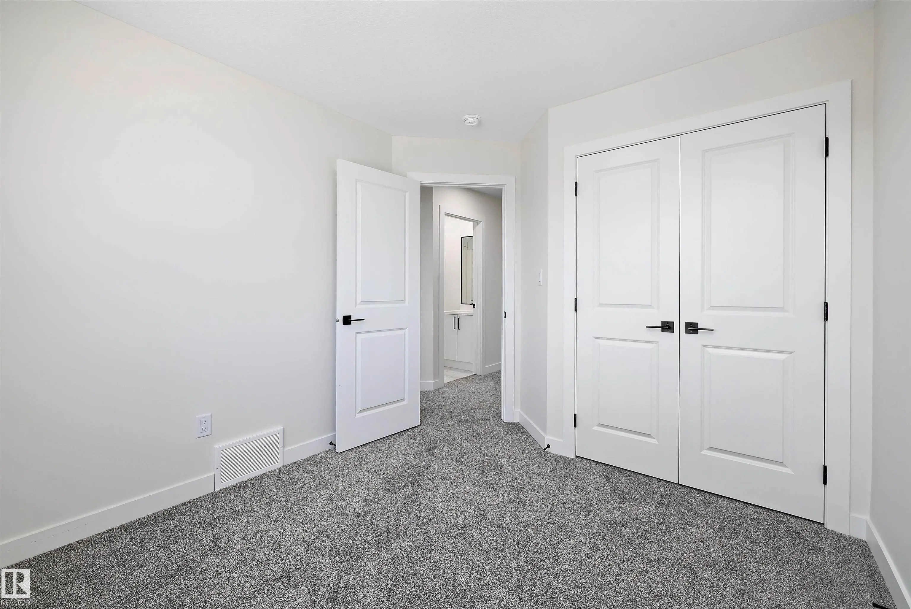 2113 CROSSBILL Lane