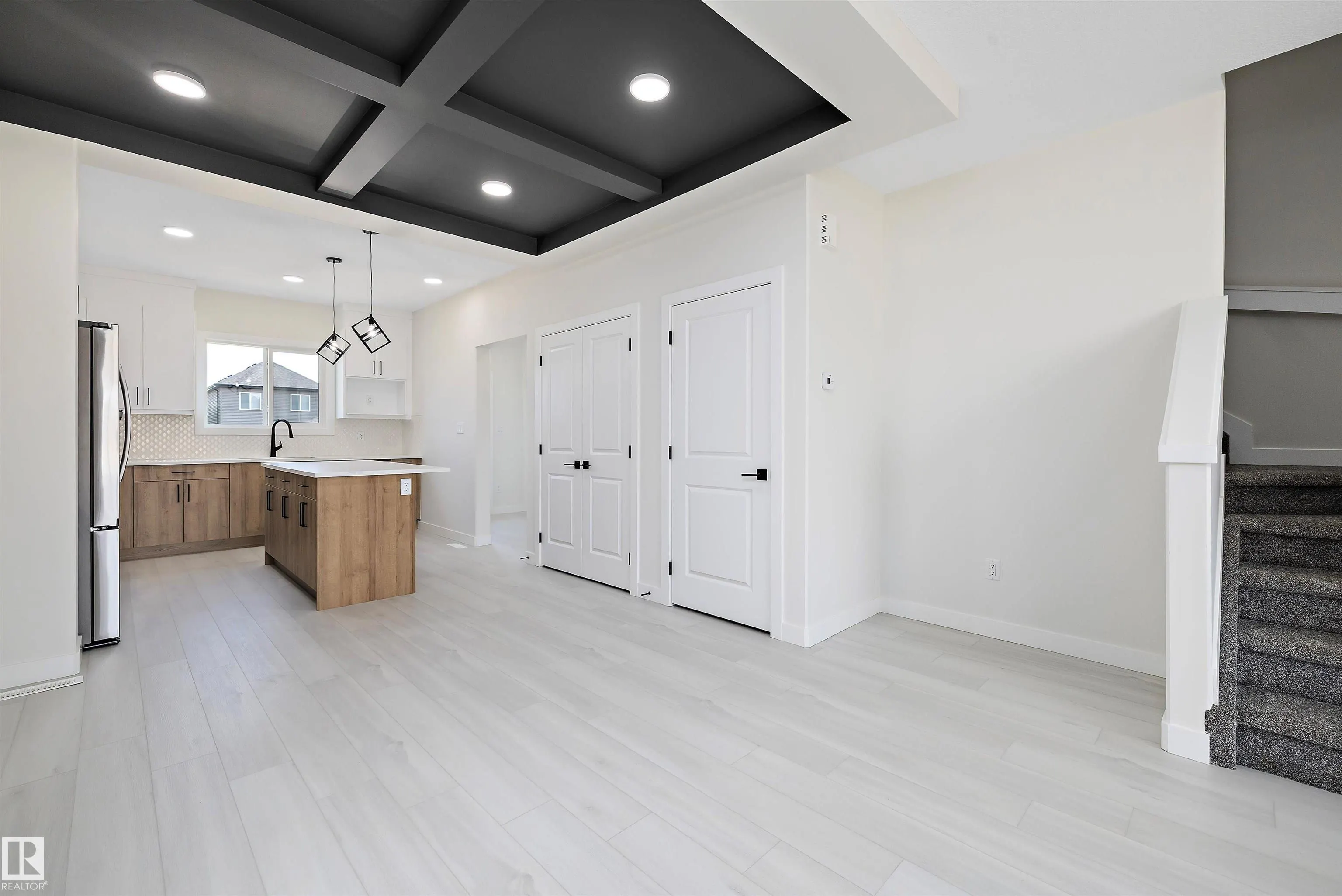 2113 CROSSBILL Lane