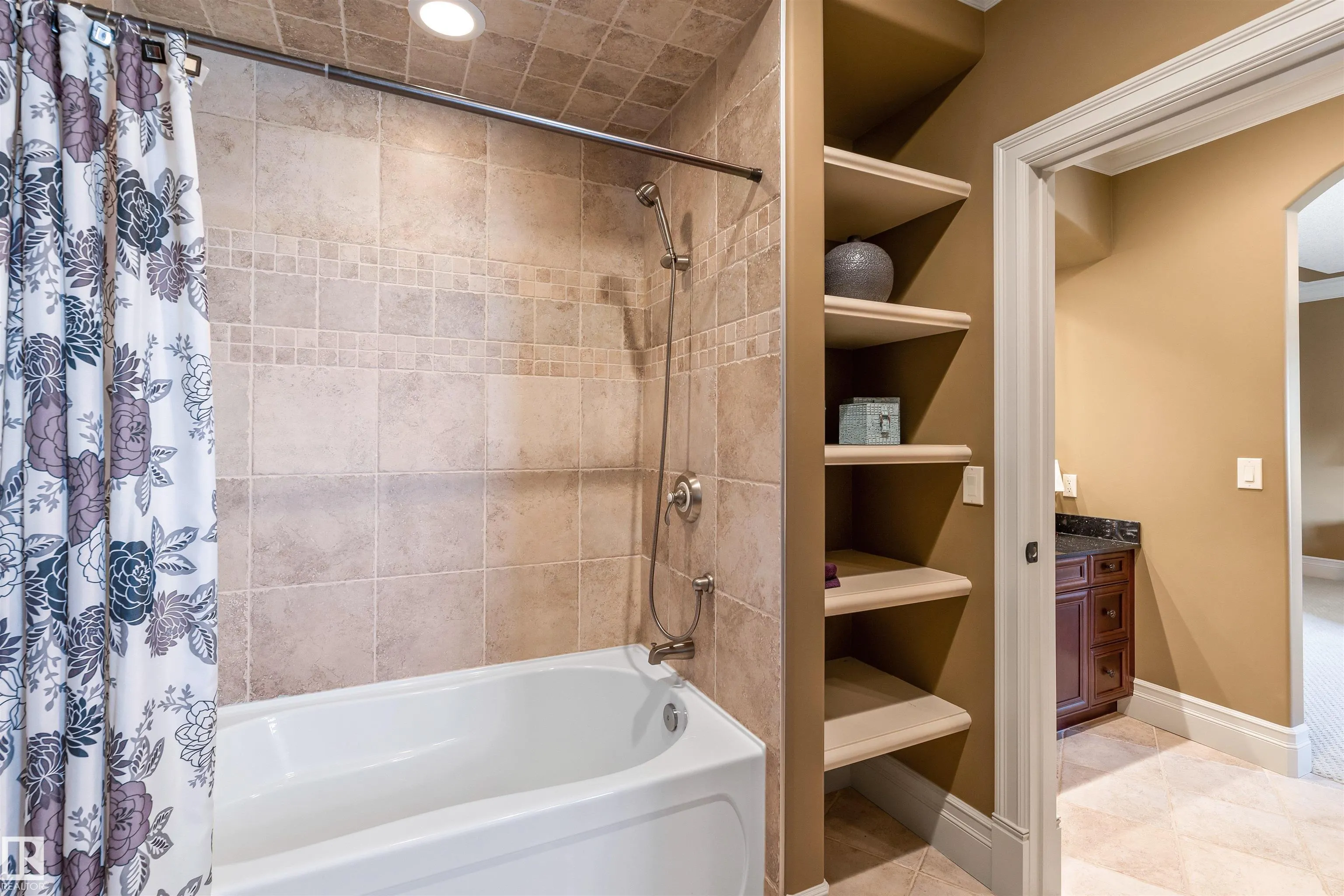 129 Riverview Crescent