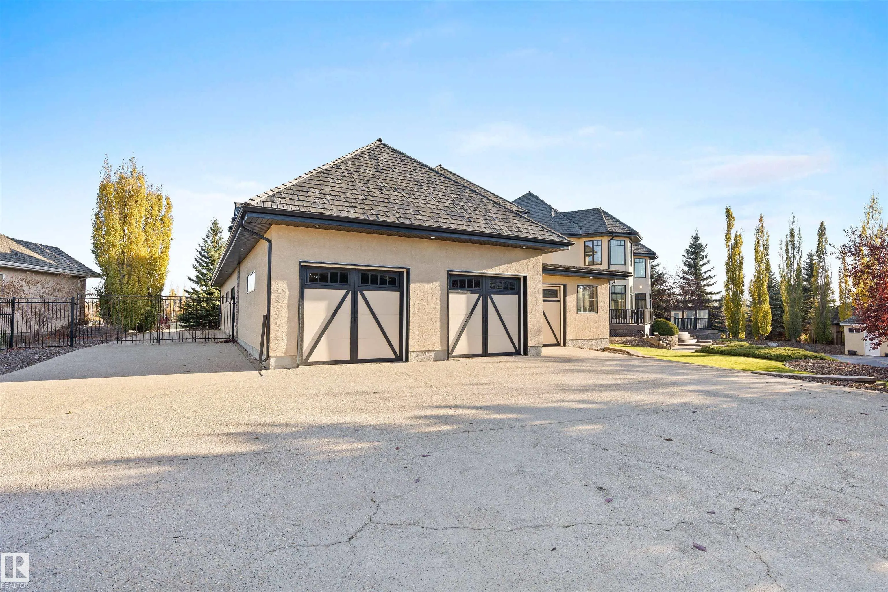 129 Riverview Crescent