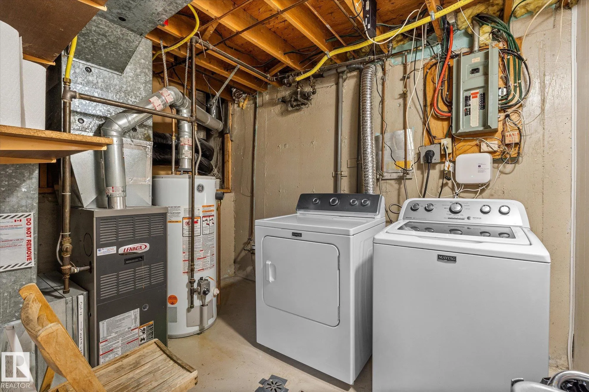 10 BROOKSIDE Crescent