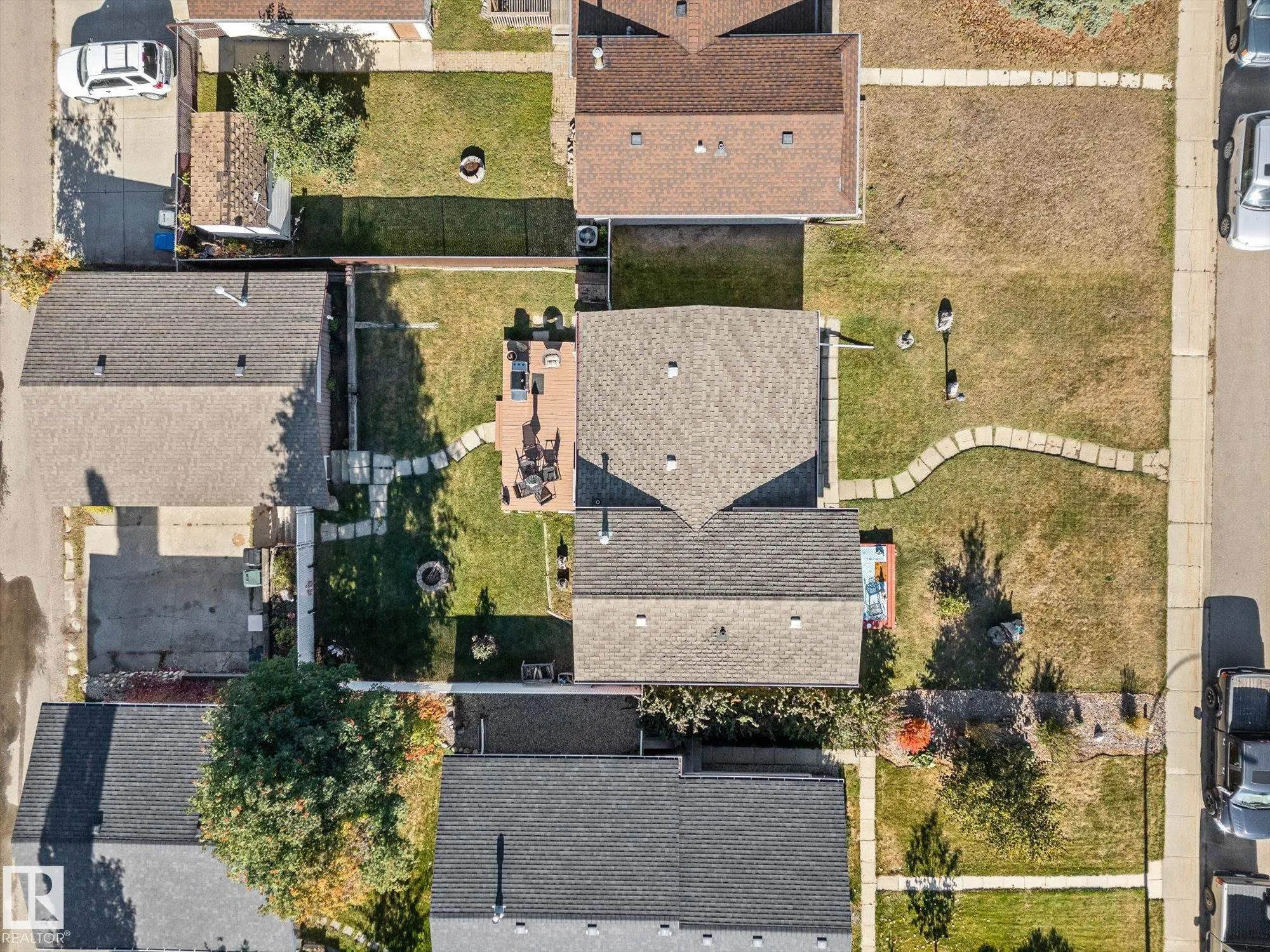 10 BROOKSIDE Crescent