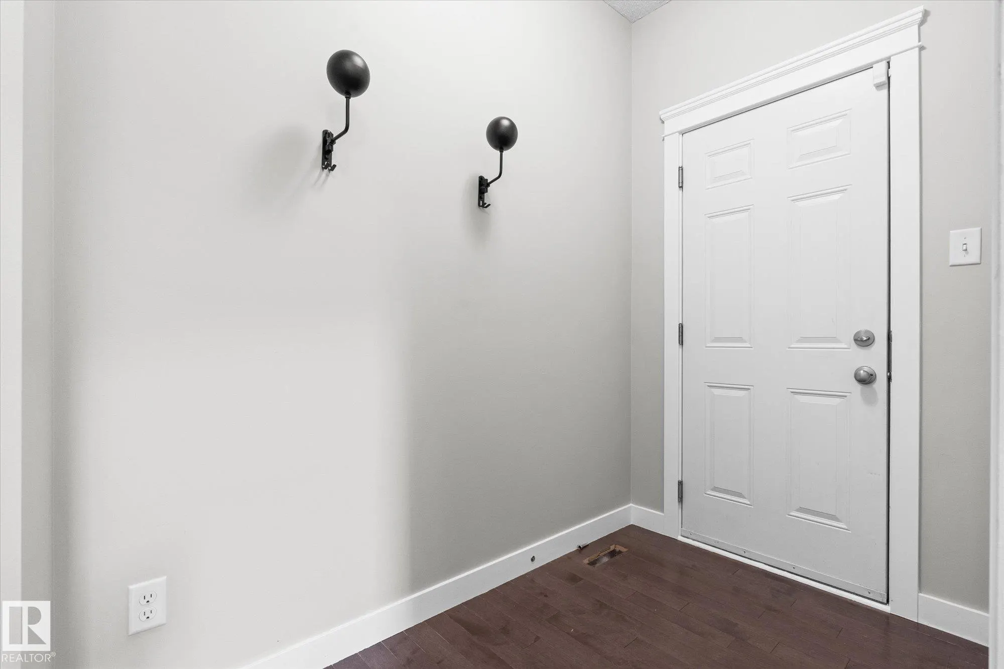 41 MEADOWLAND Crescent