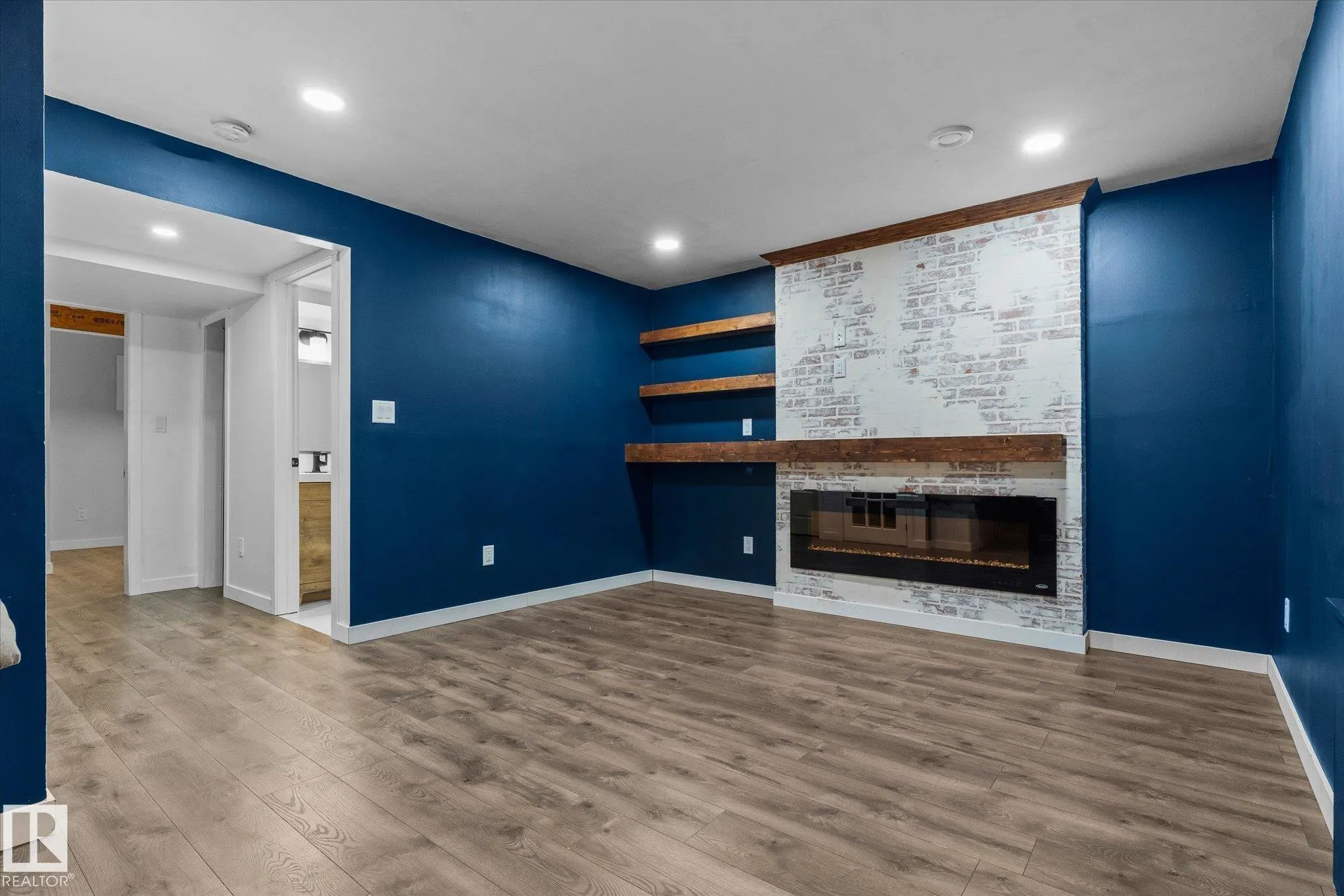 41 MEADOWLAND Crescent