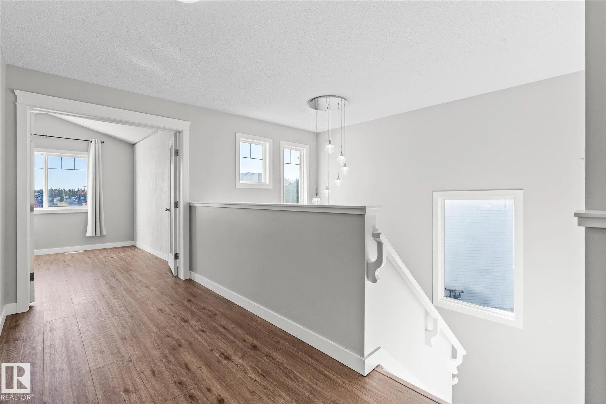 41 MEADOWLAND Crescent