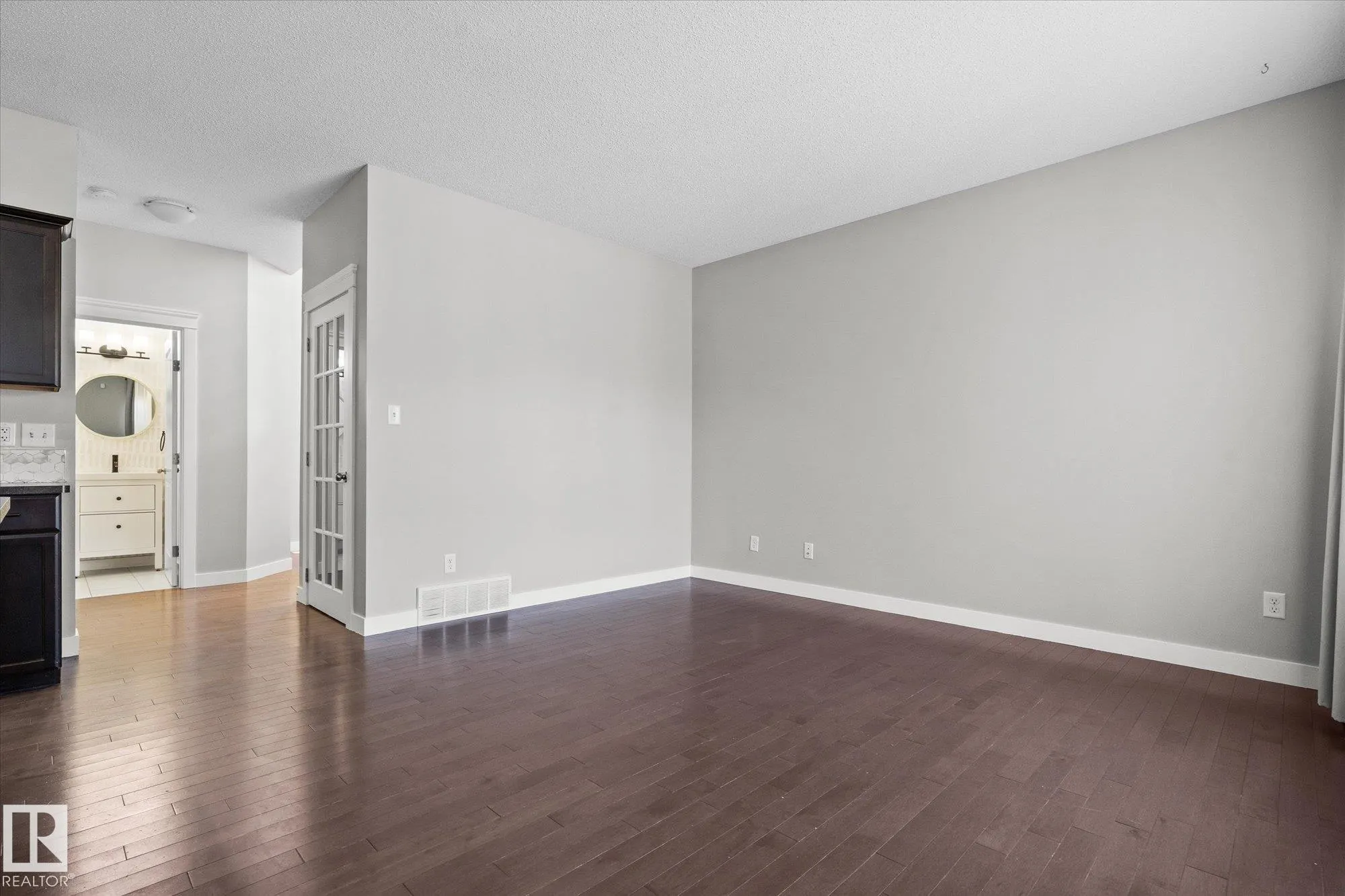 41 MEADOWLAND Crescent