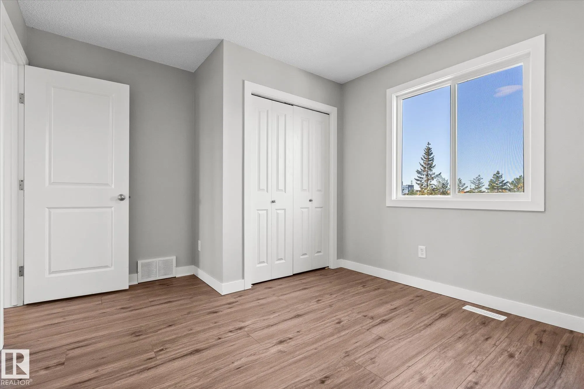 41 MEADOWLAND Crescent