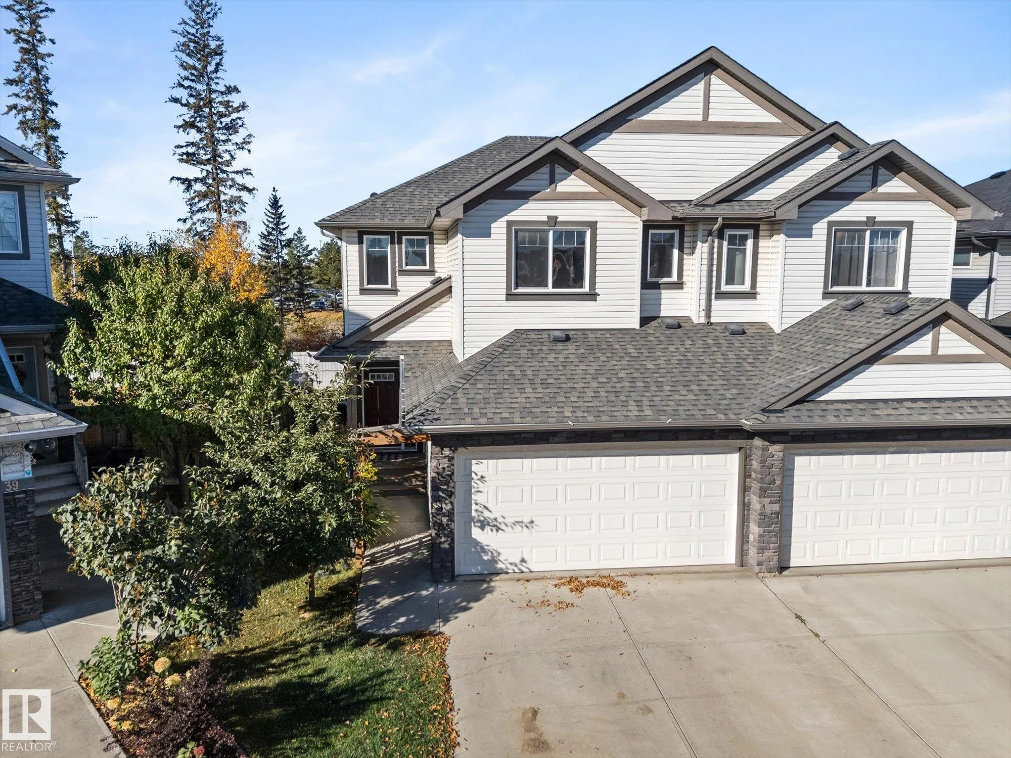 41 MEADOWLAND Crescent