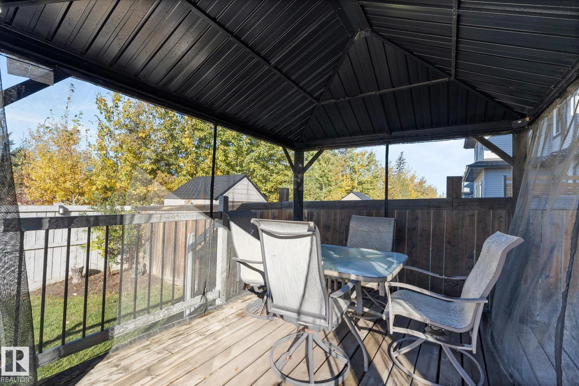 41 MEADOWLAND Crescent