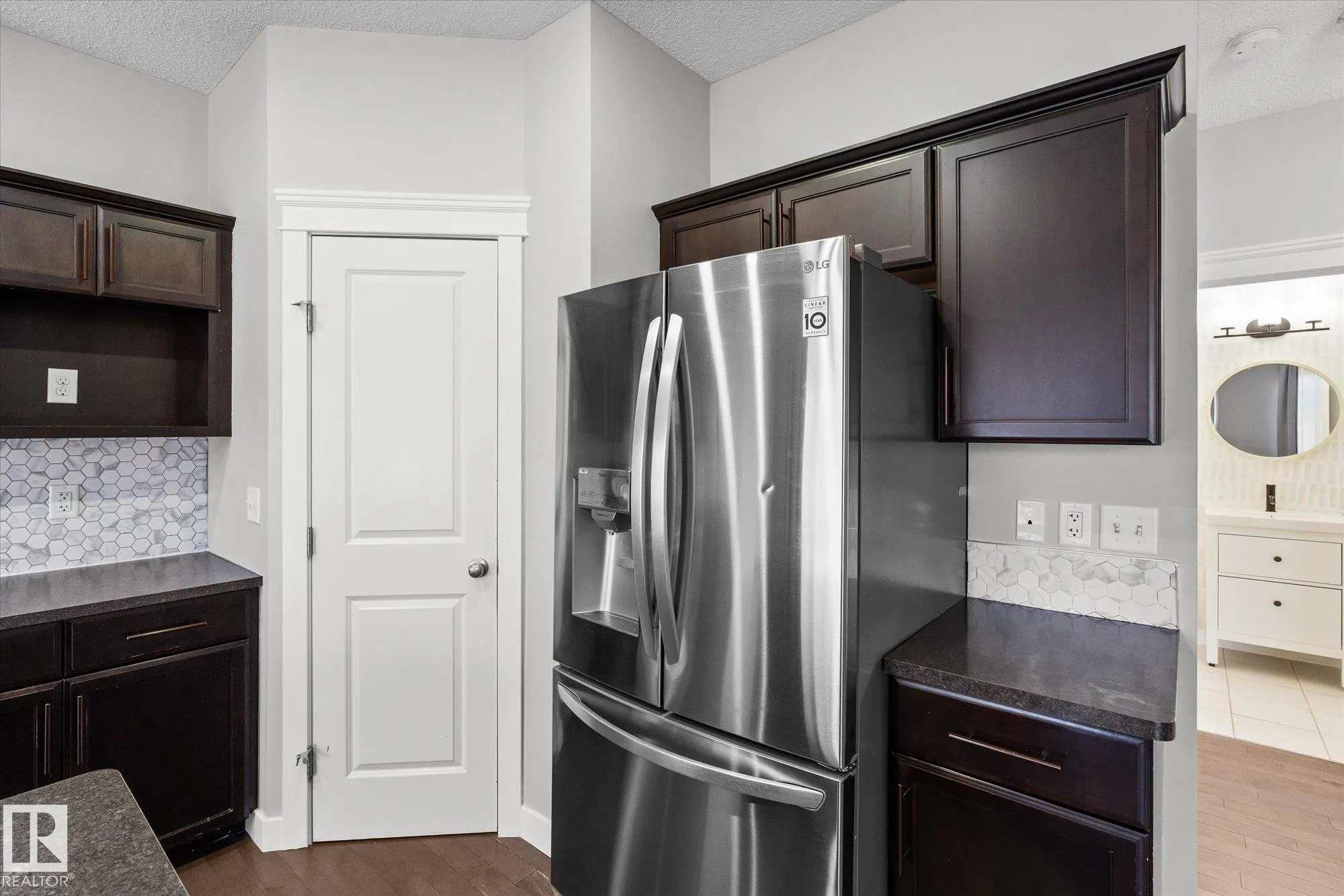 41 MEADOWLAND Crescent