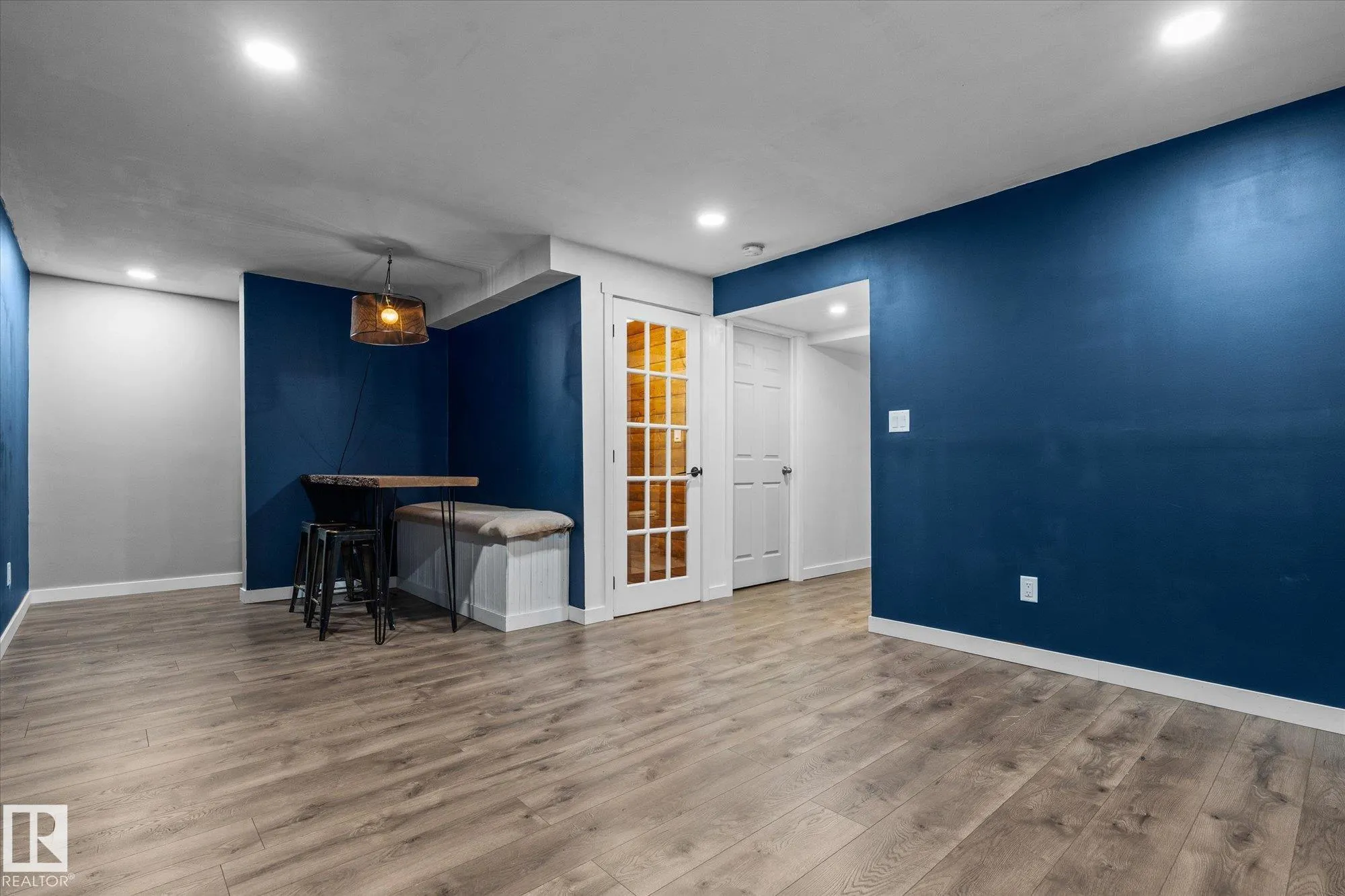 41 MEADOWLAND Crescent