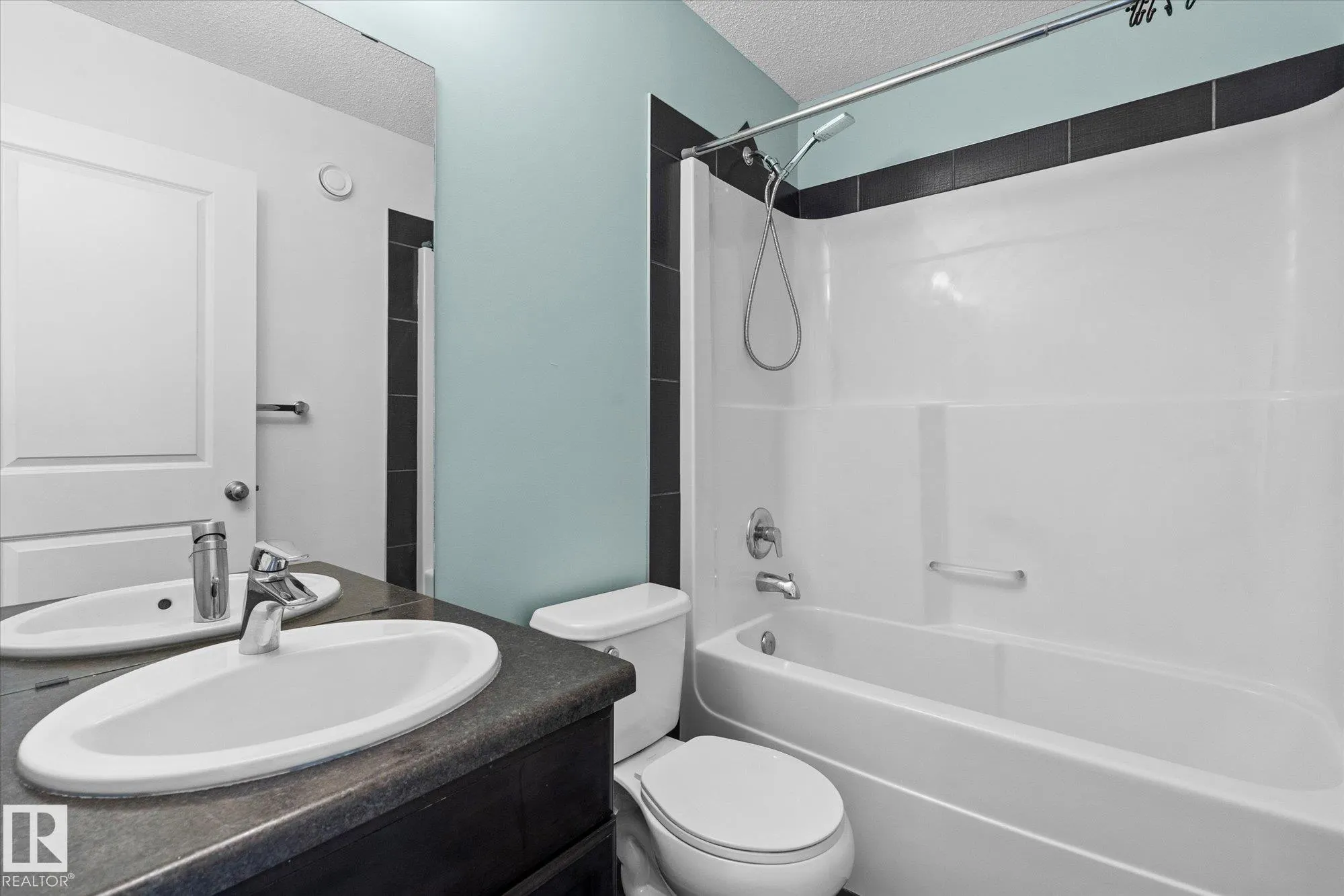 41 MEADOWLAND Crescent