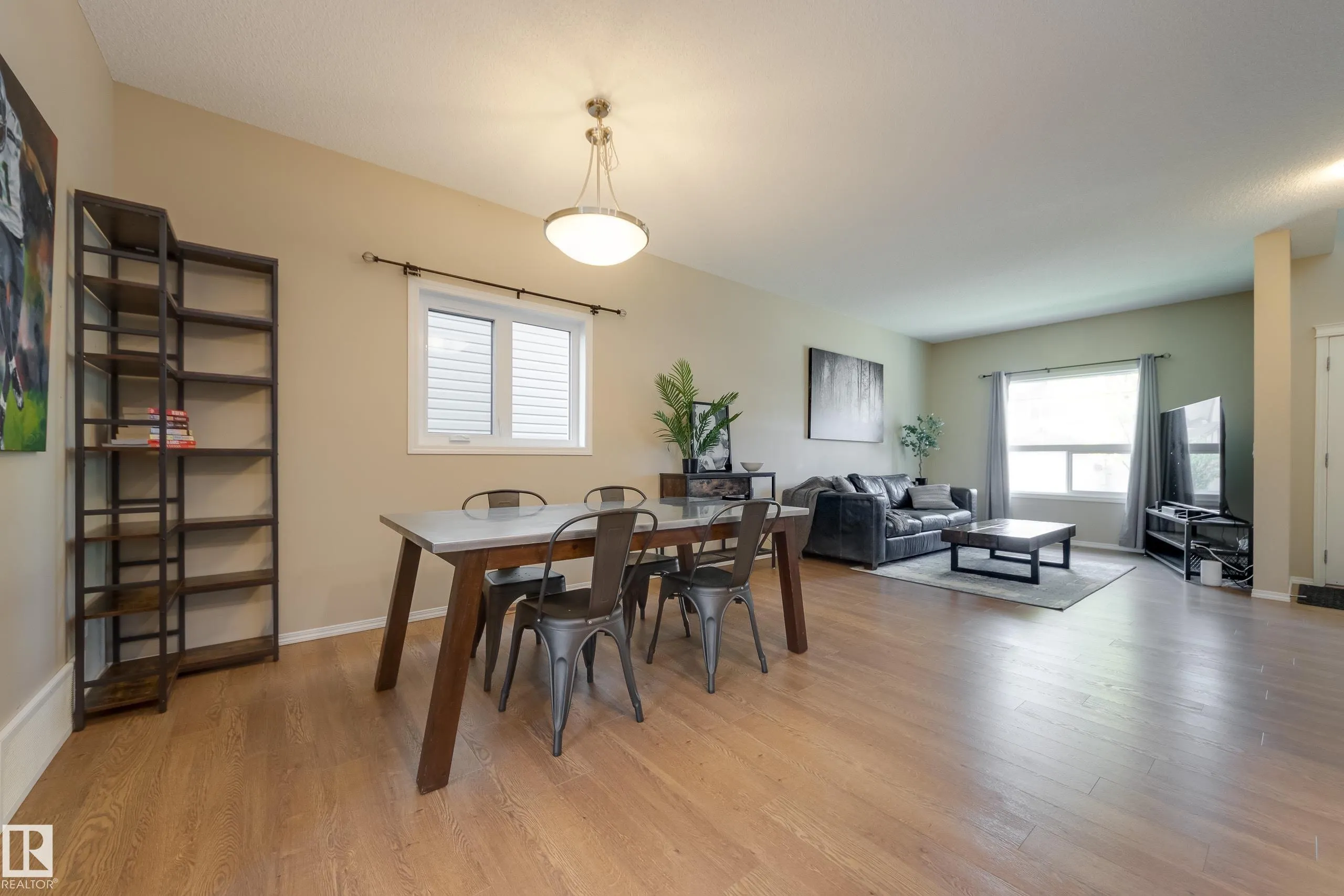 97 Santana Crescent