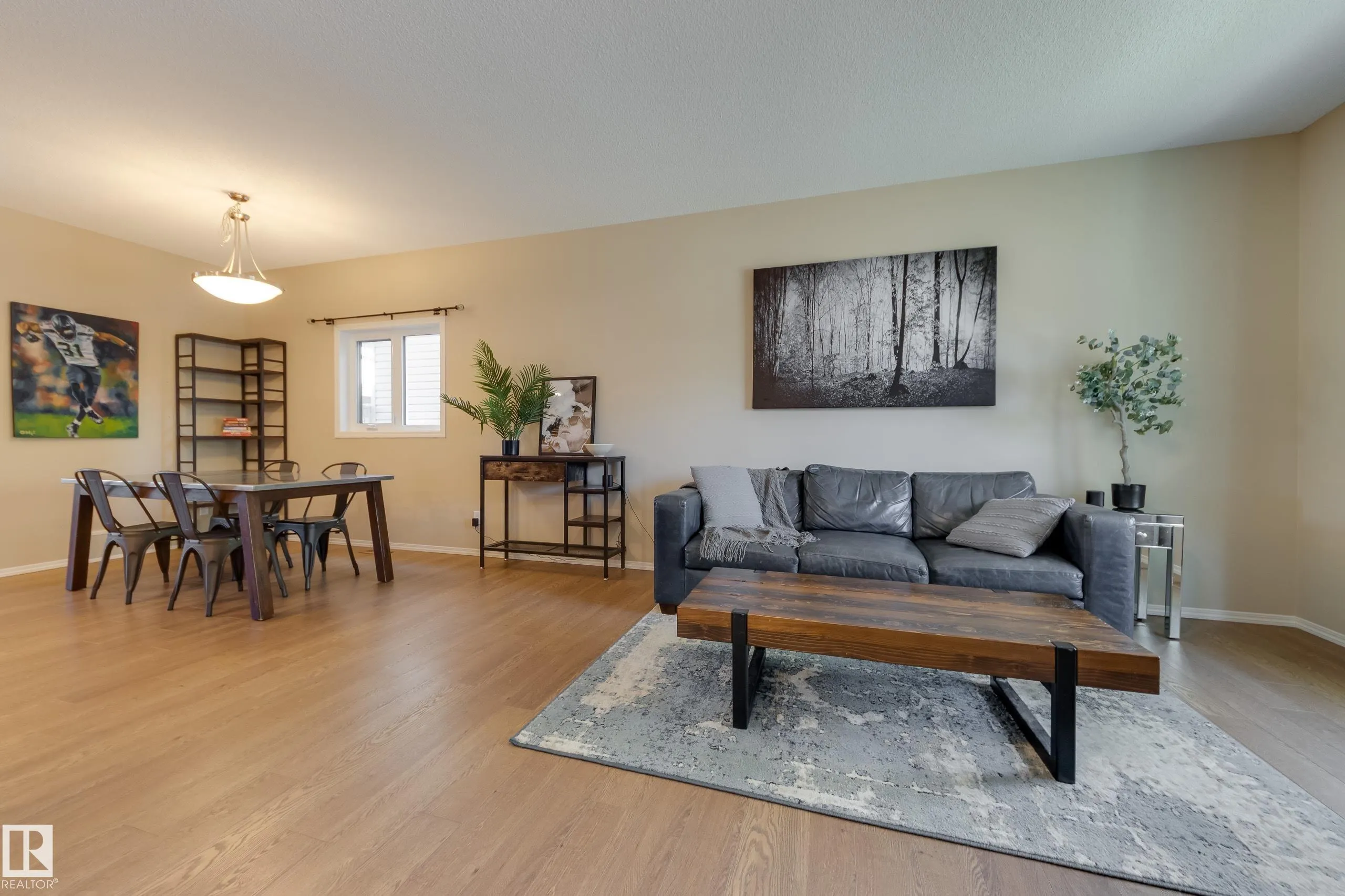 97 Santana Crescent
