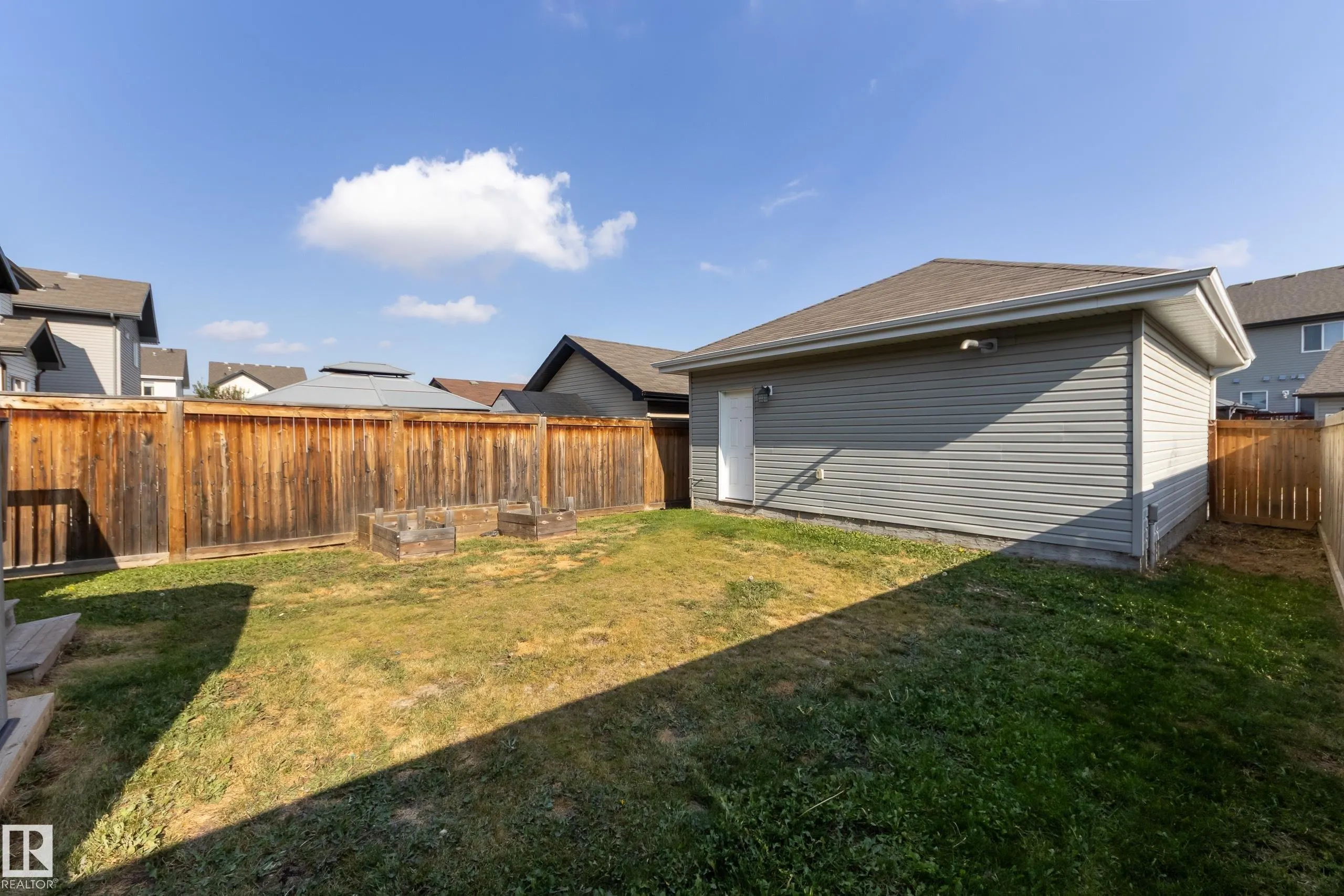 97 Santana Crescent