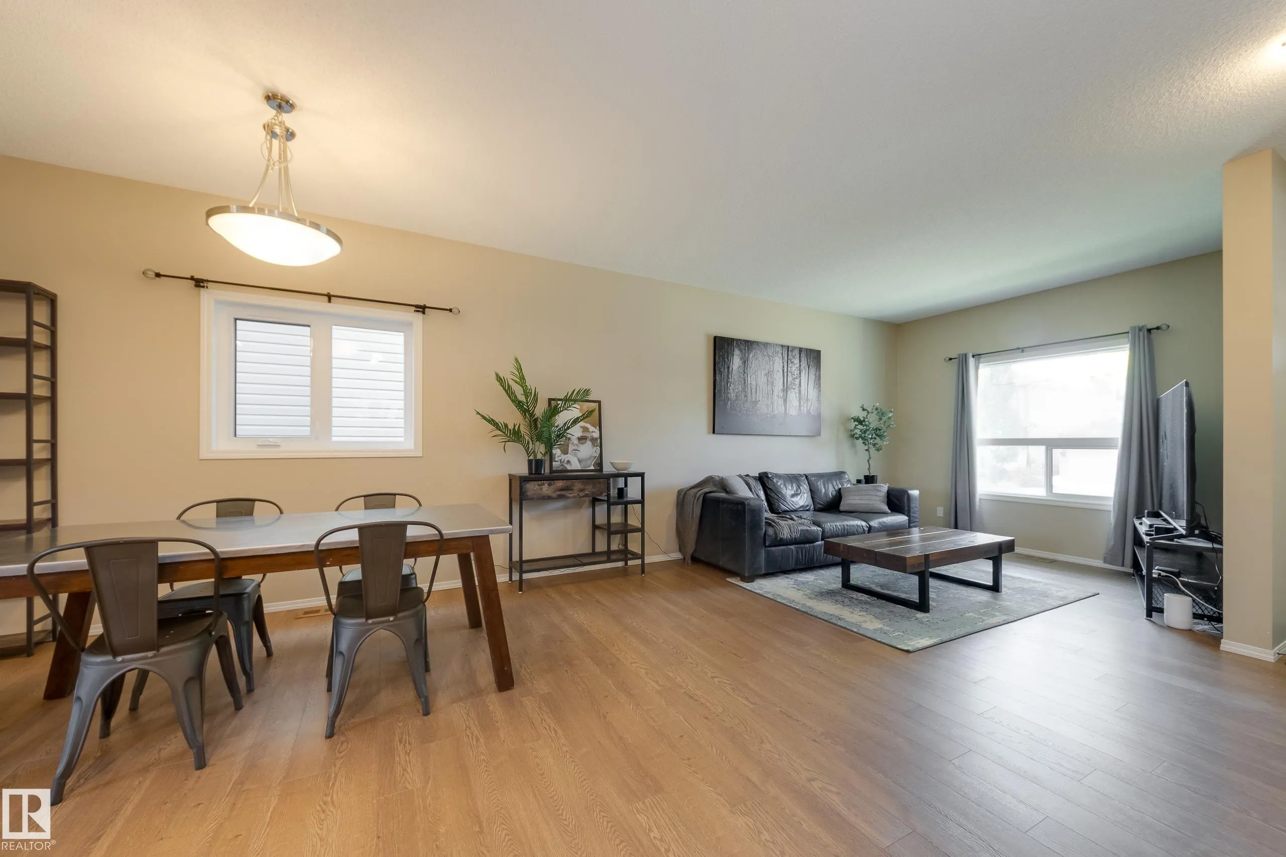 97 Santana Crescent