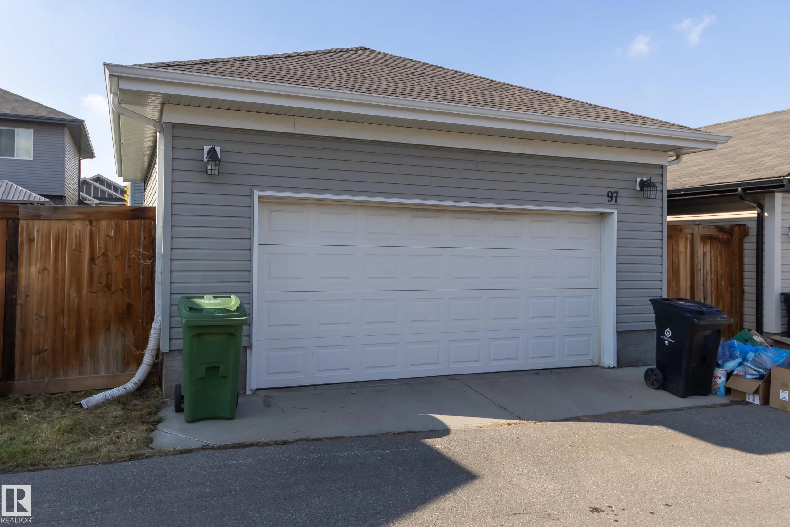 97 Santana Crescent