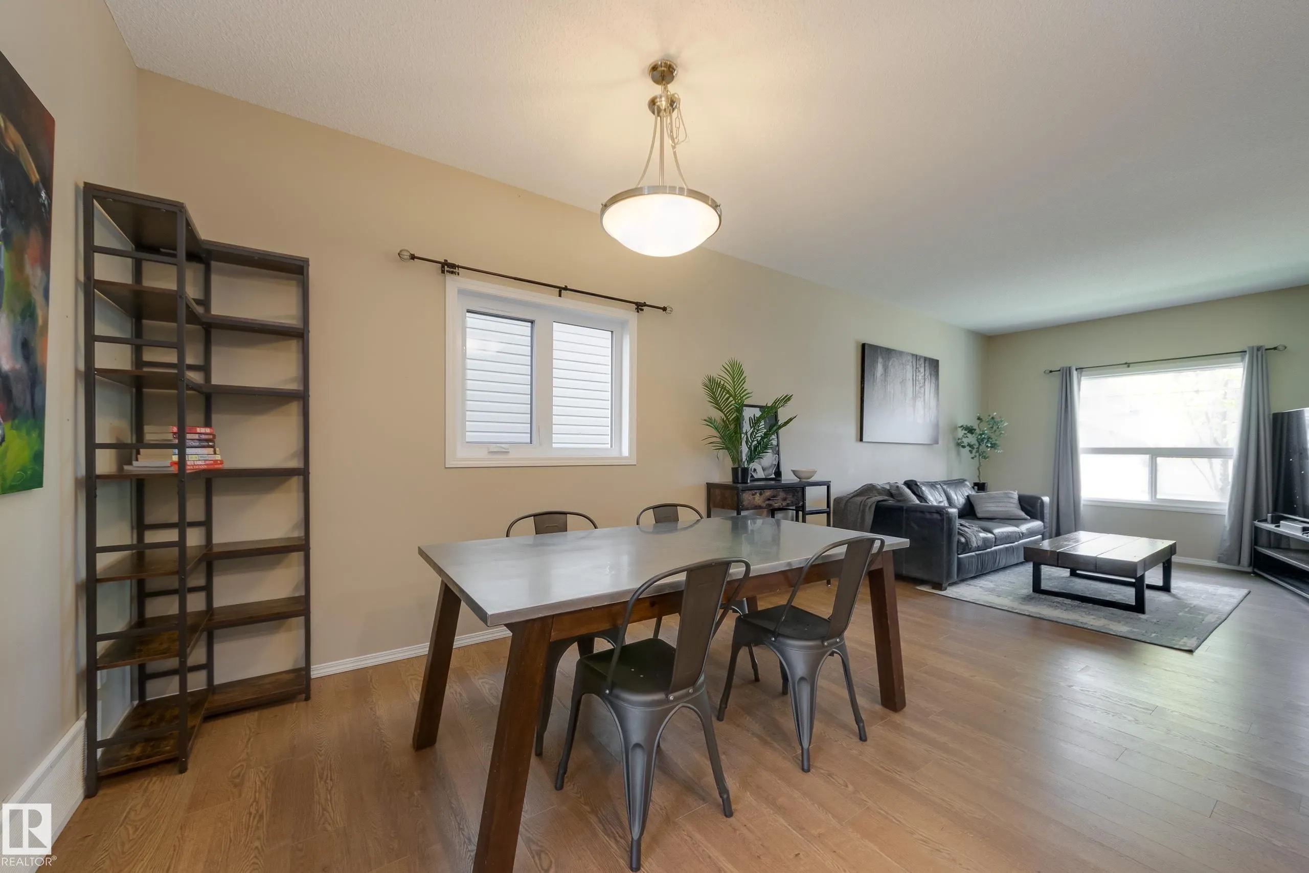 97 Santana Crescent