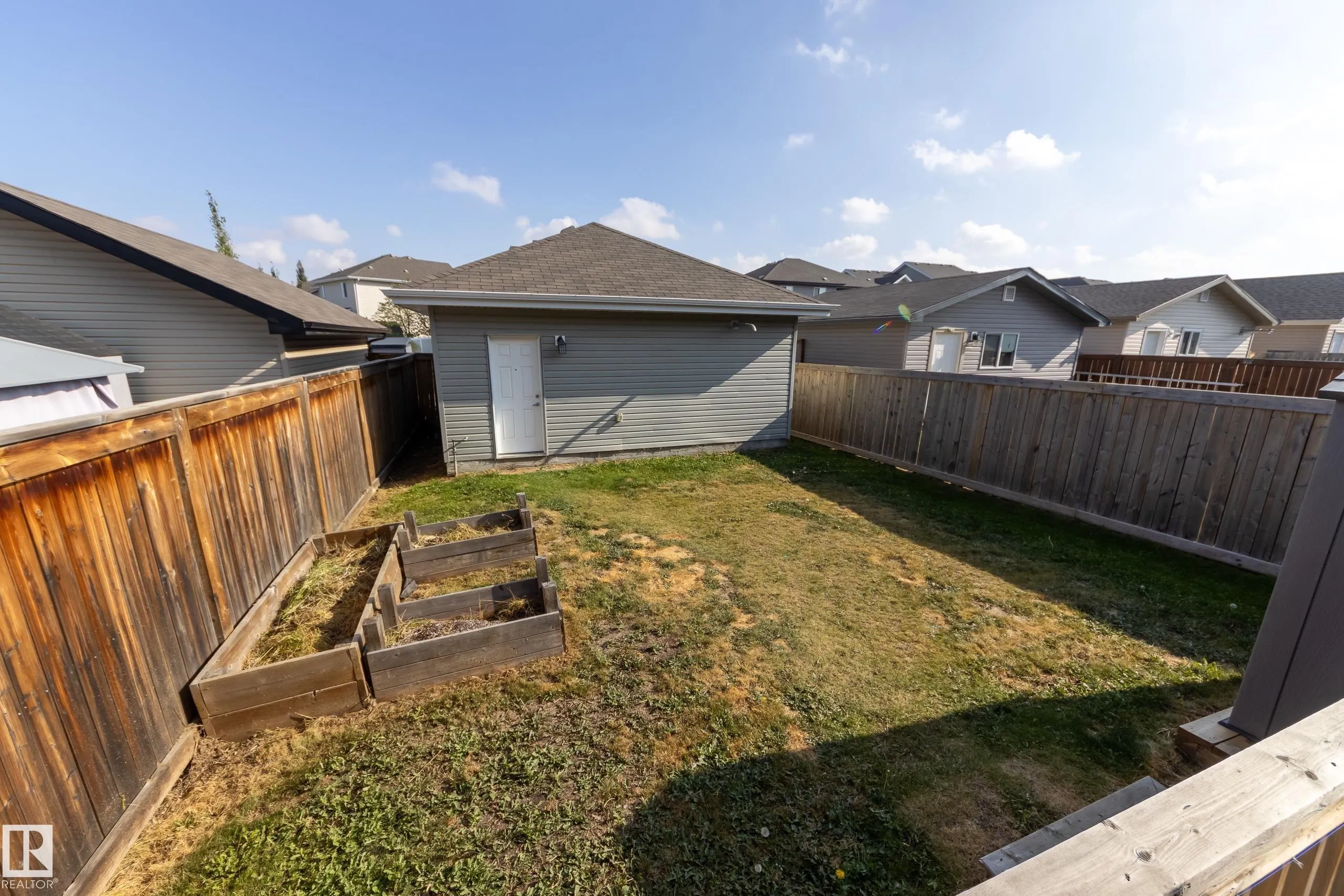 97 Santana Crescent