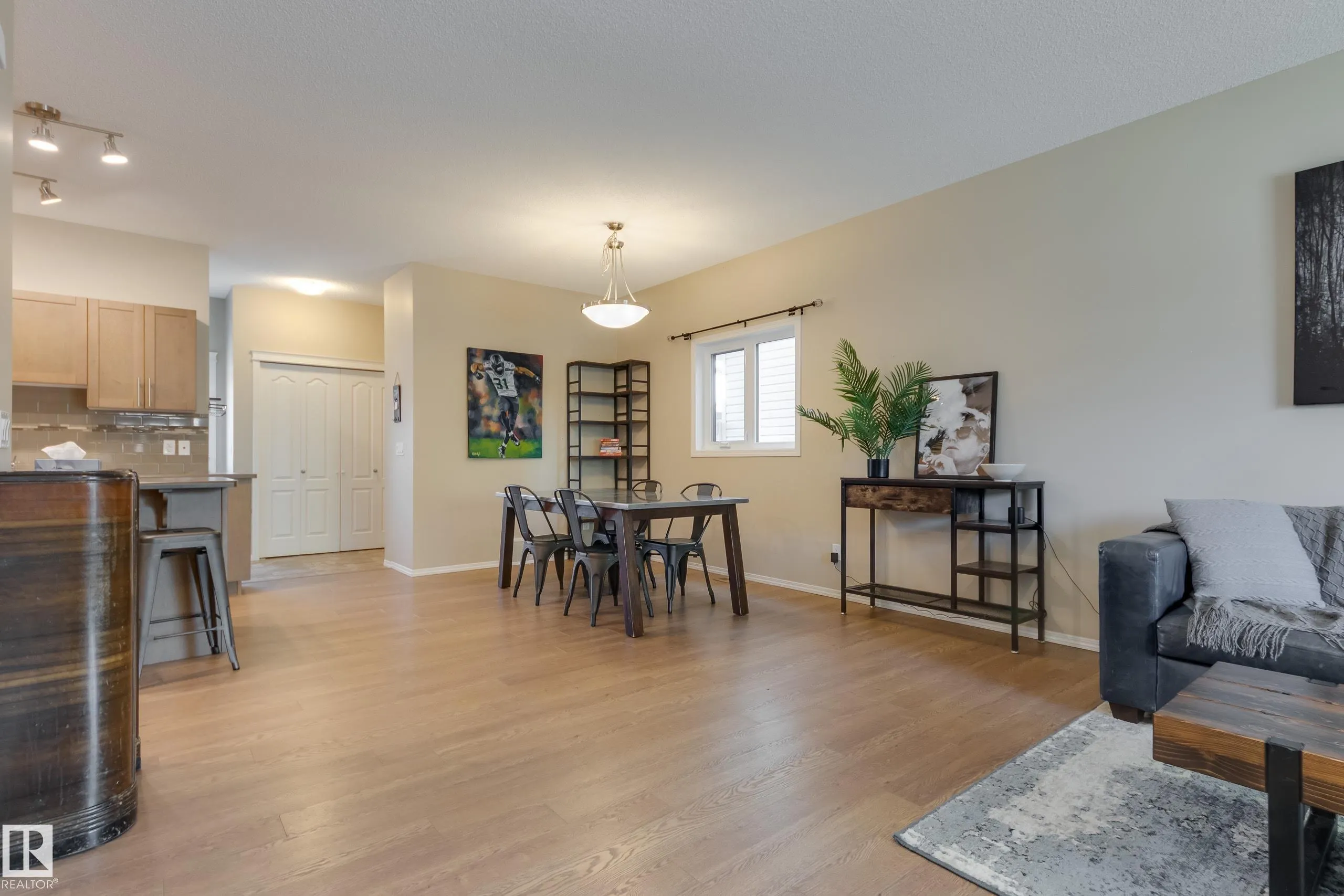 97 Santana Crescent