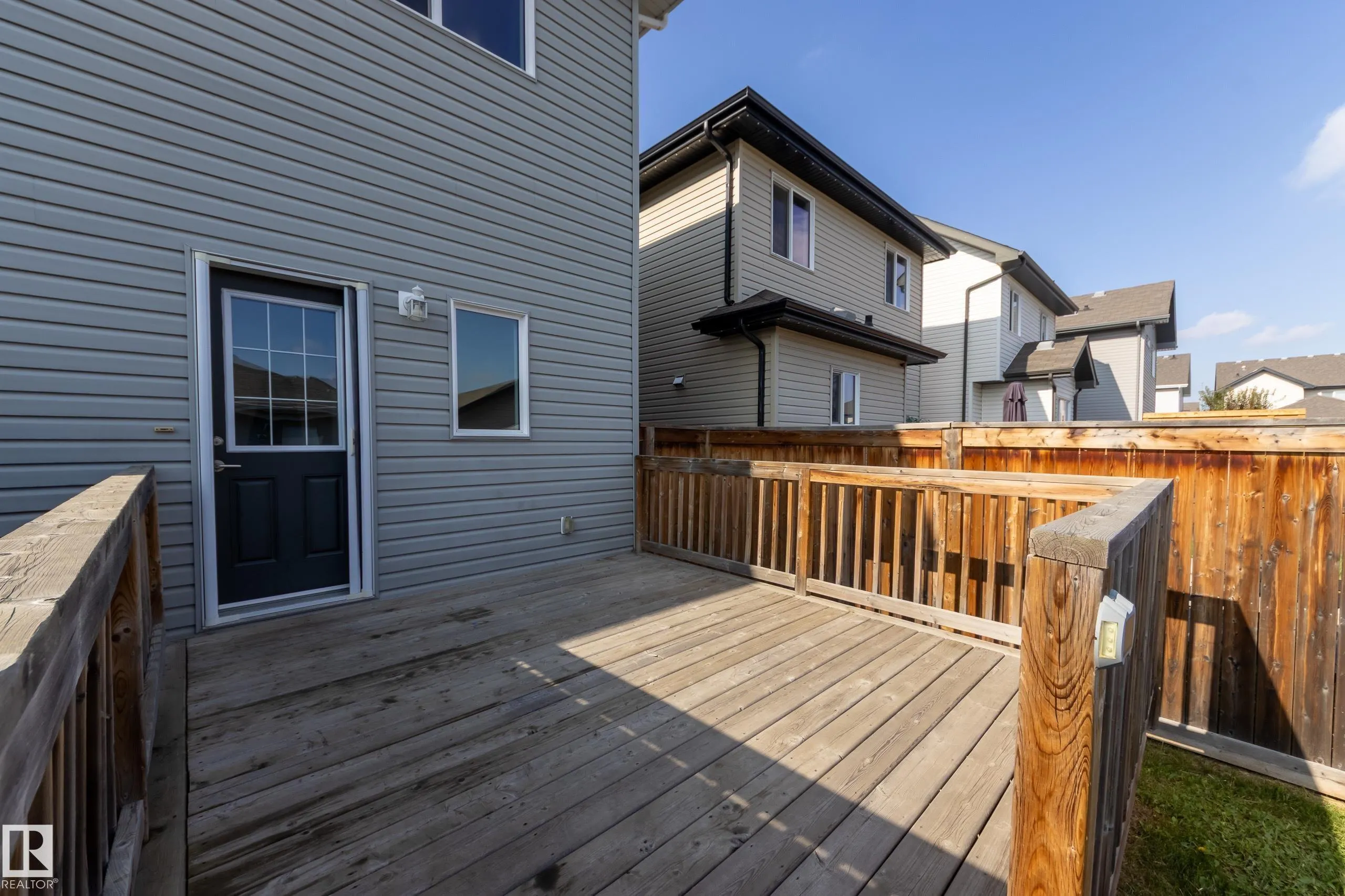 97 Santana Crescent