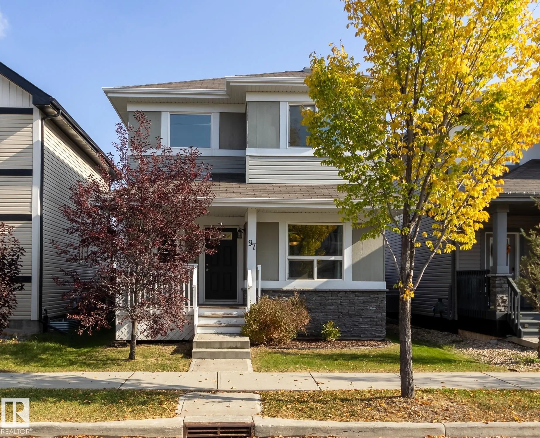 97 Santana Crescent