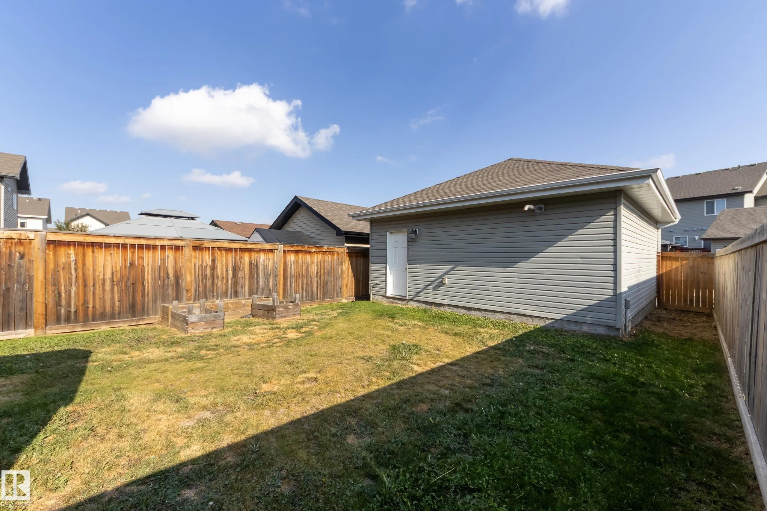 97 Santana Crescent