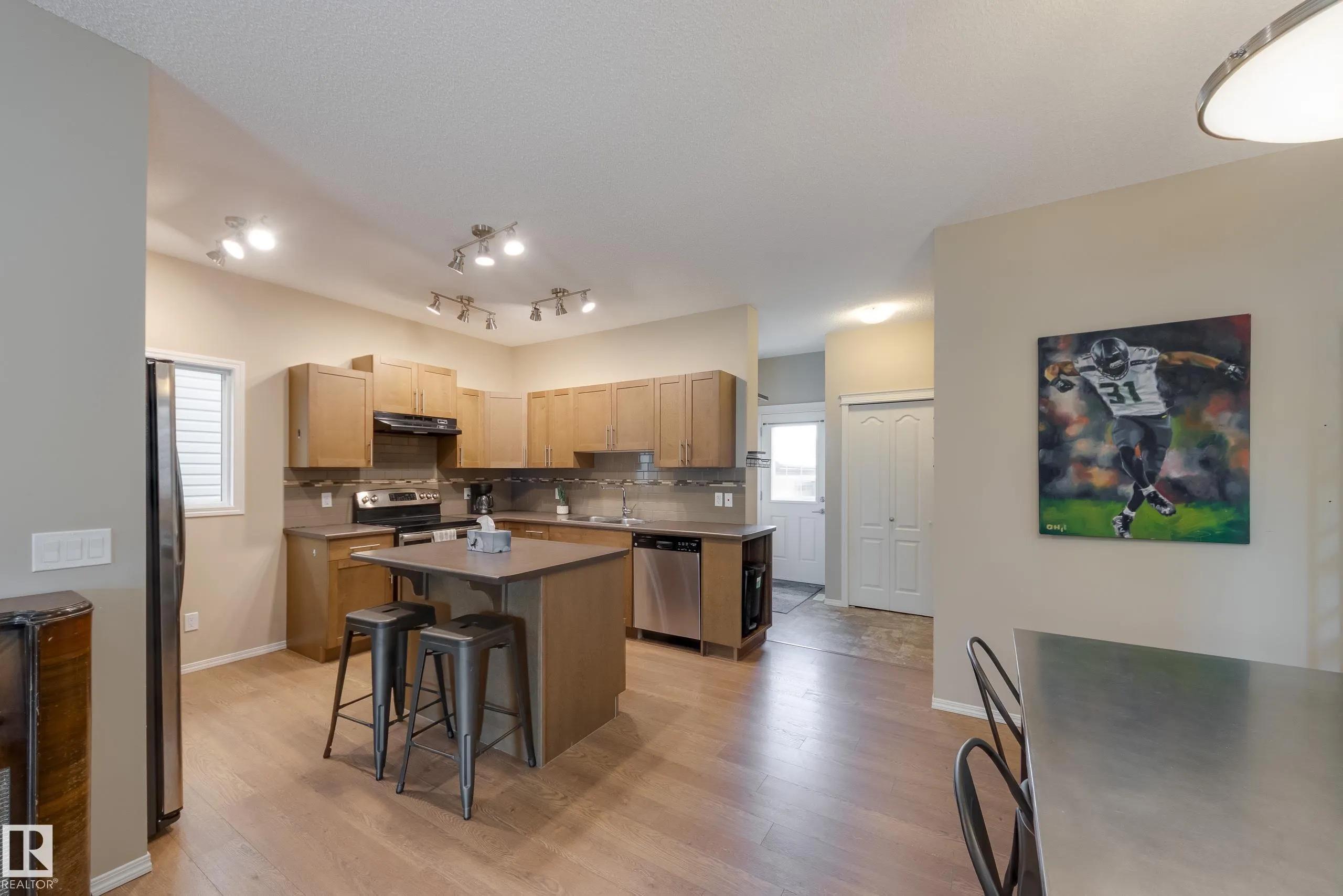 97 Santana Crescent