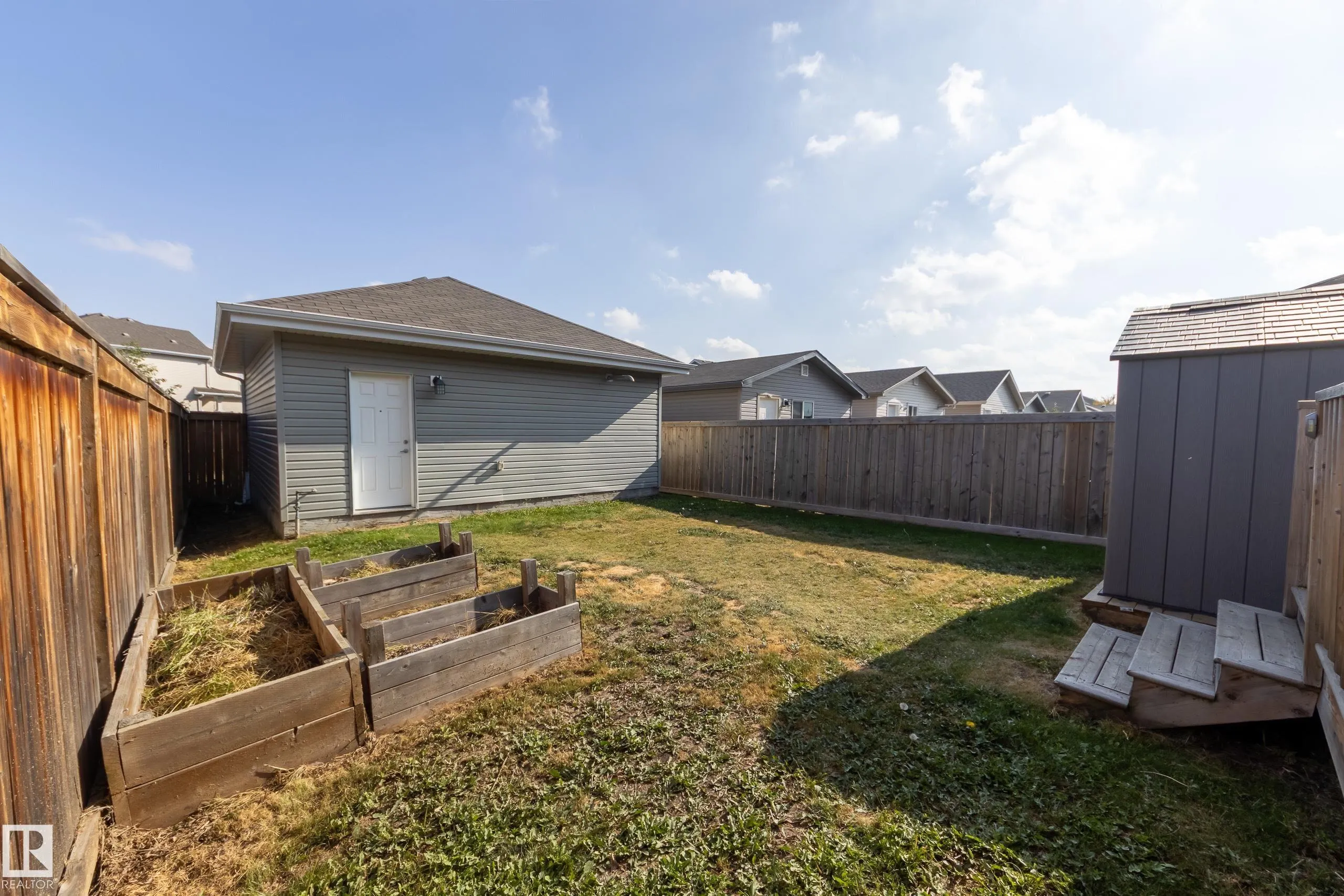 97 Santana Crescent