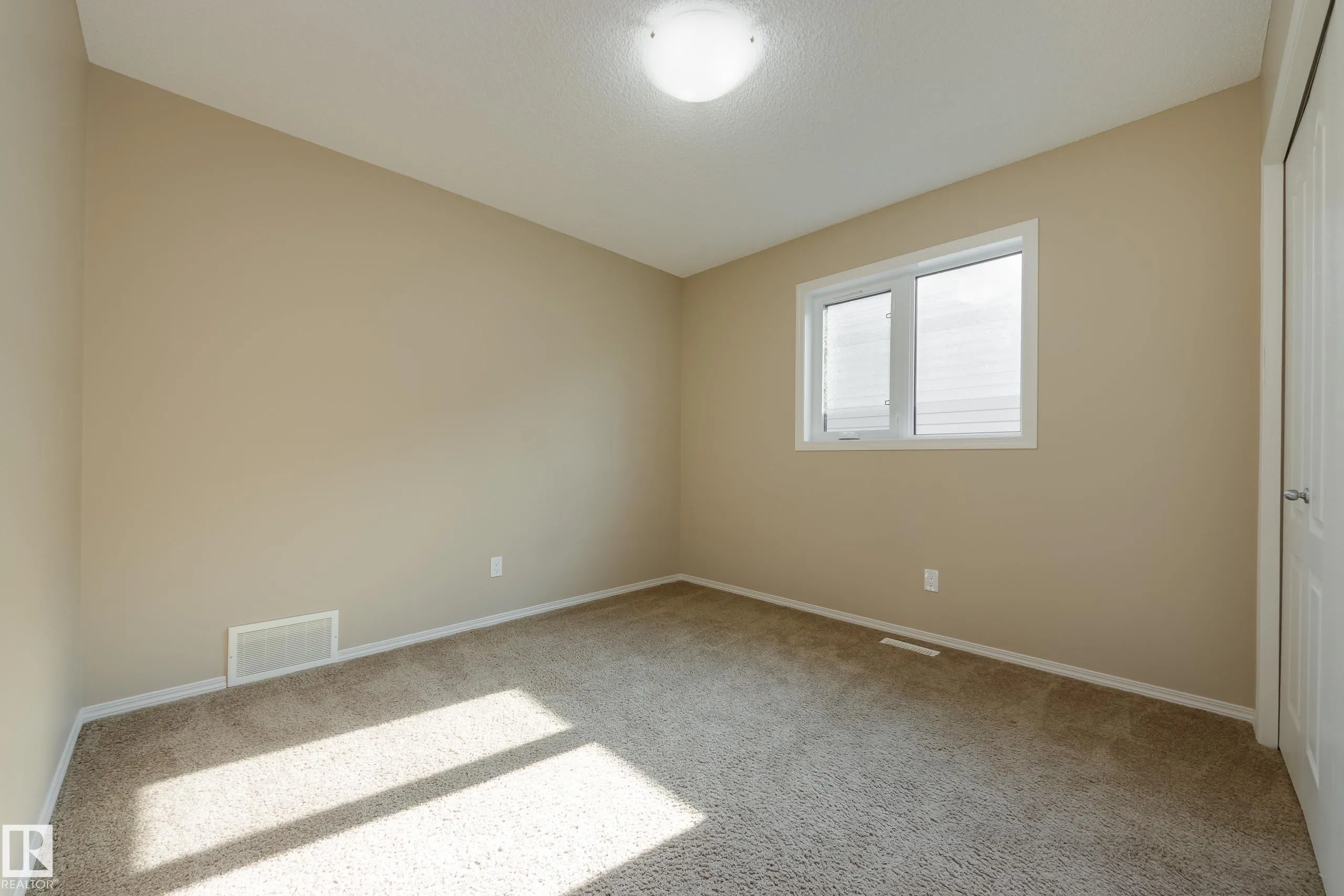 97 Santana Crescent