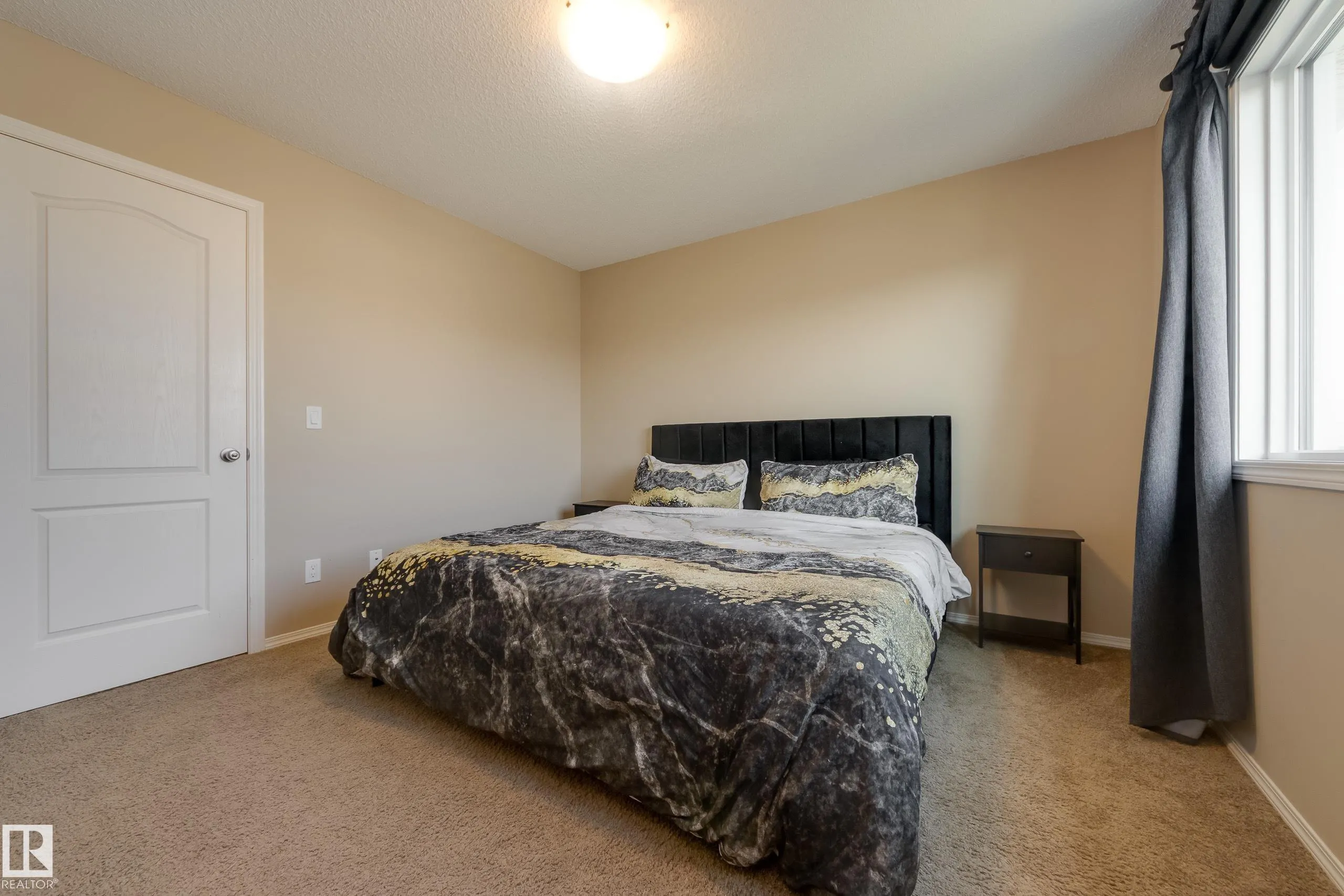 97 Santana Crescent