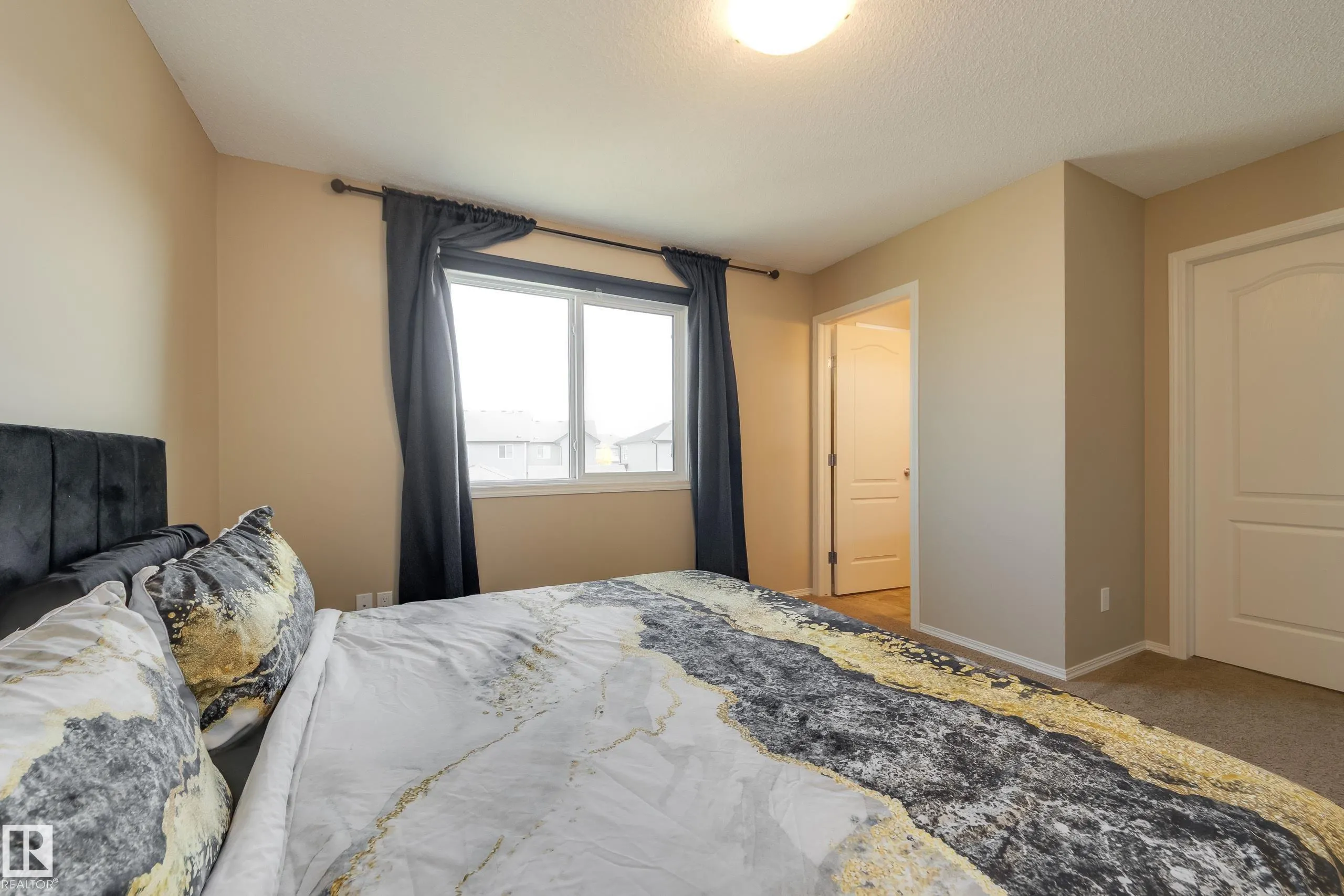 97 Santana Crescent