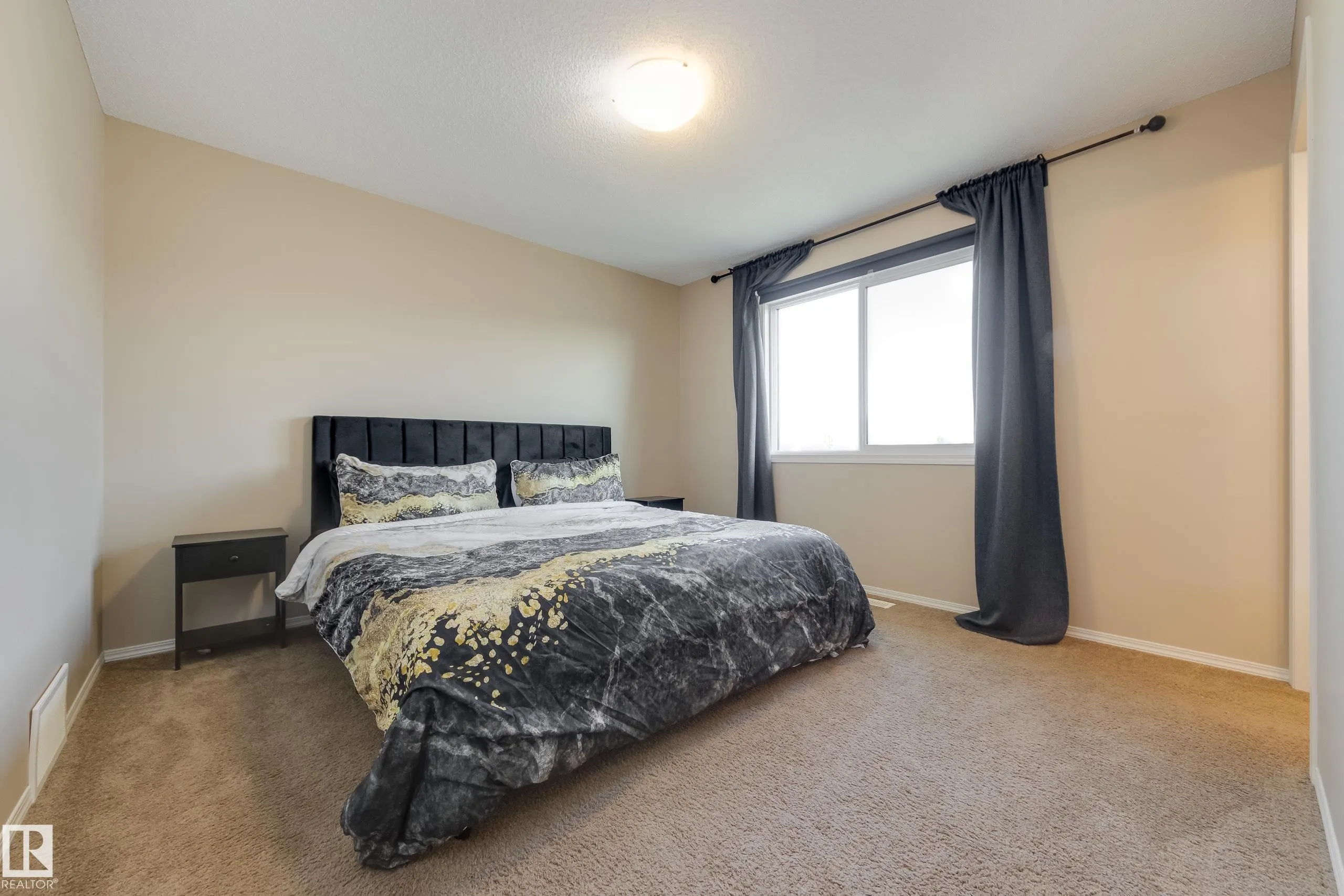 97 Santana Crescent