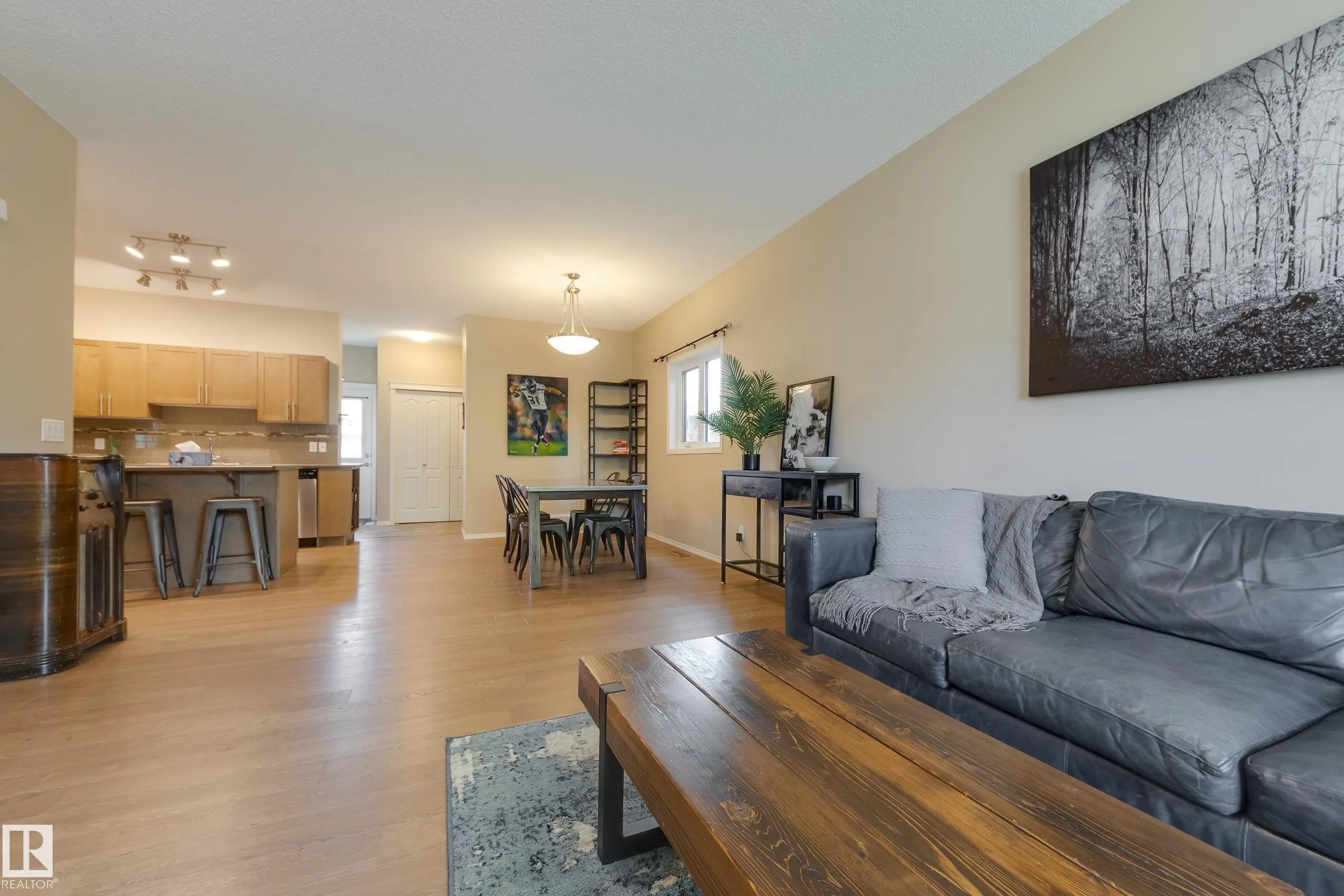 97 Santana Crescent
