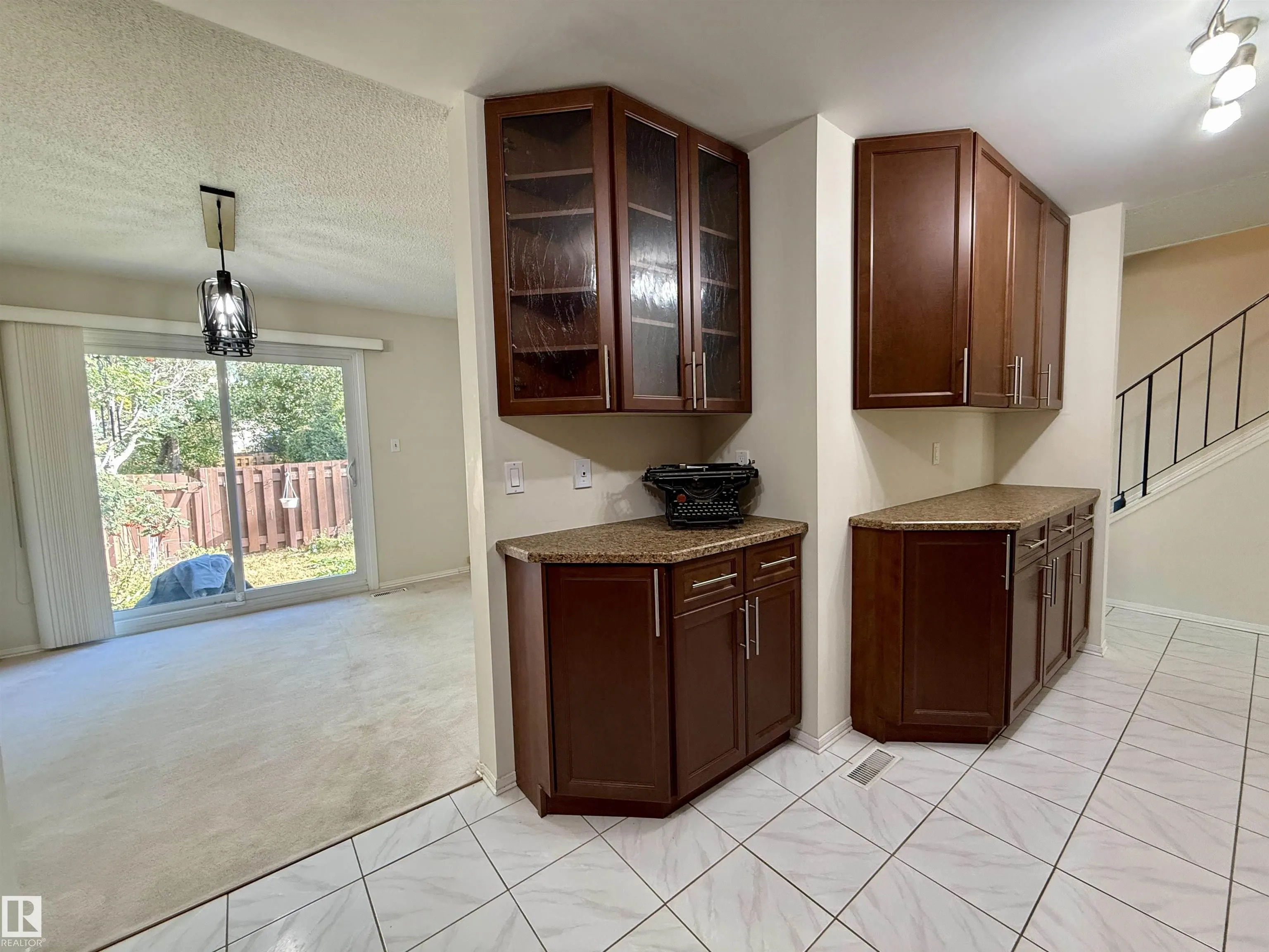 221 CALLINGWOOD Place